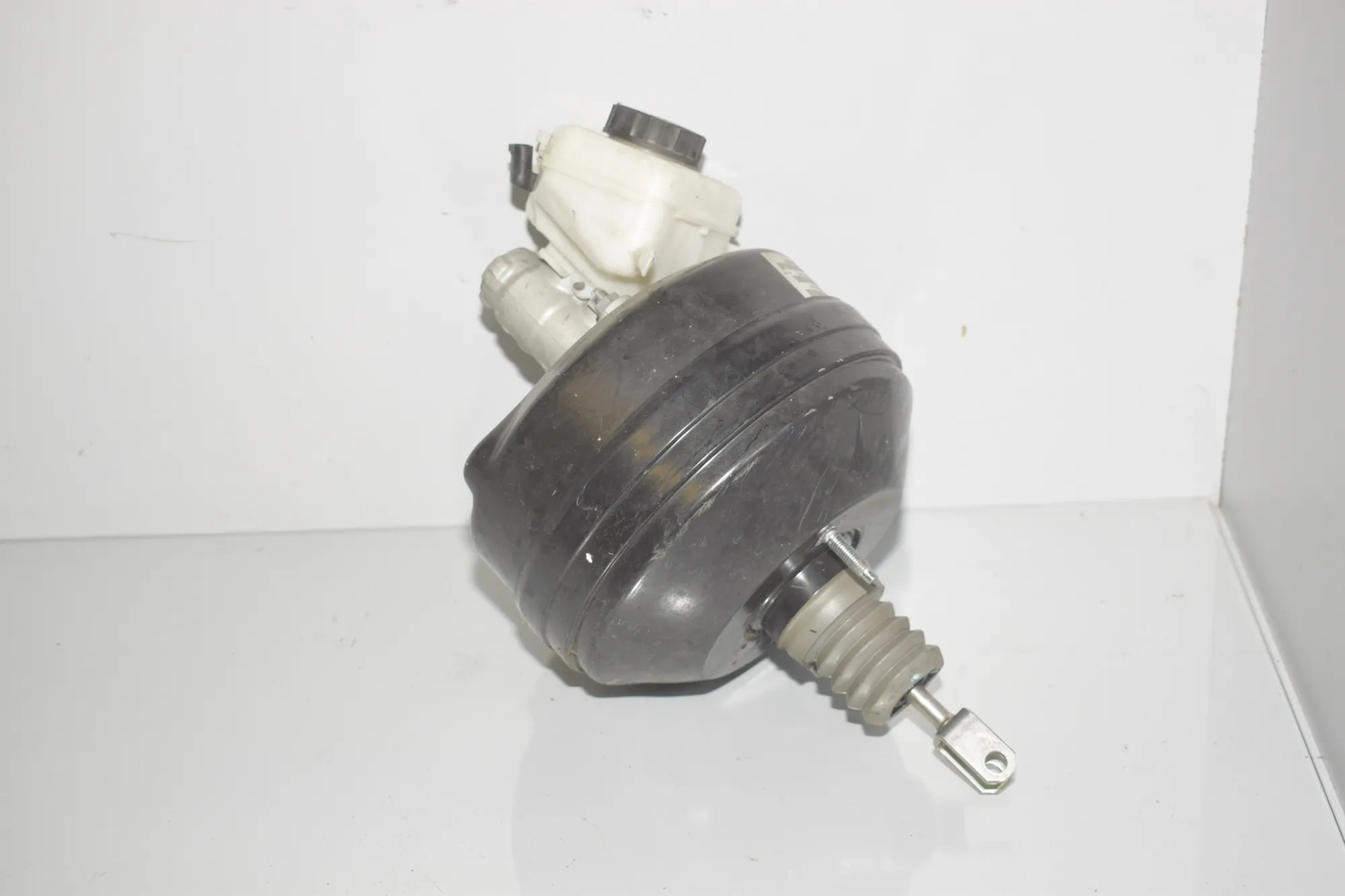Brake Servo Booster – OEM 6798424 · BMW 3 Touring (F31) 330 d 2013 – 2