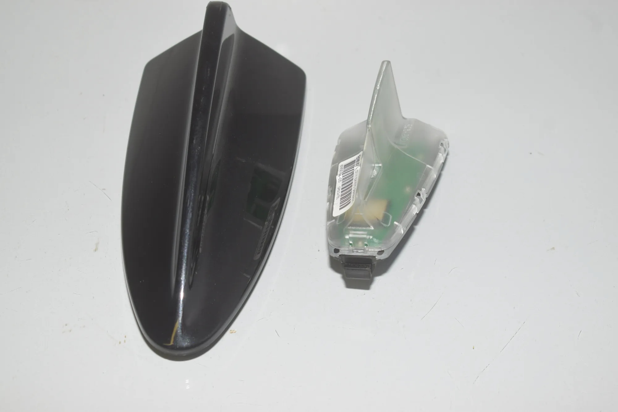 Antenna Trim – OEM 6950704 · BMW 5 Touring (F11) 523 i 2011 – 2