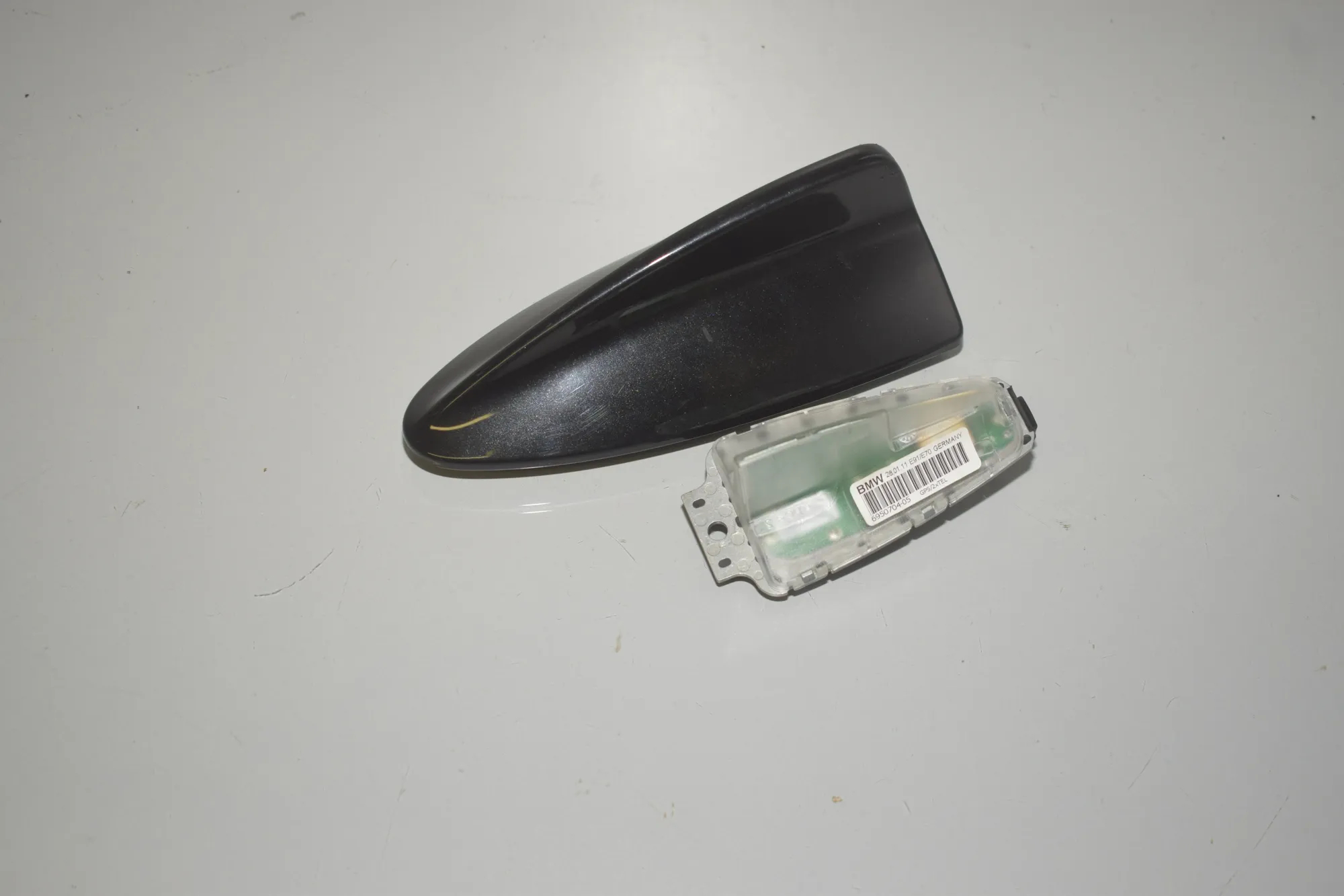 Antenna Trim – OEM 6950704 · BMW 5 Touring (F11) 523 i 2011