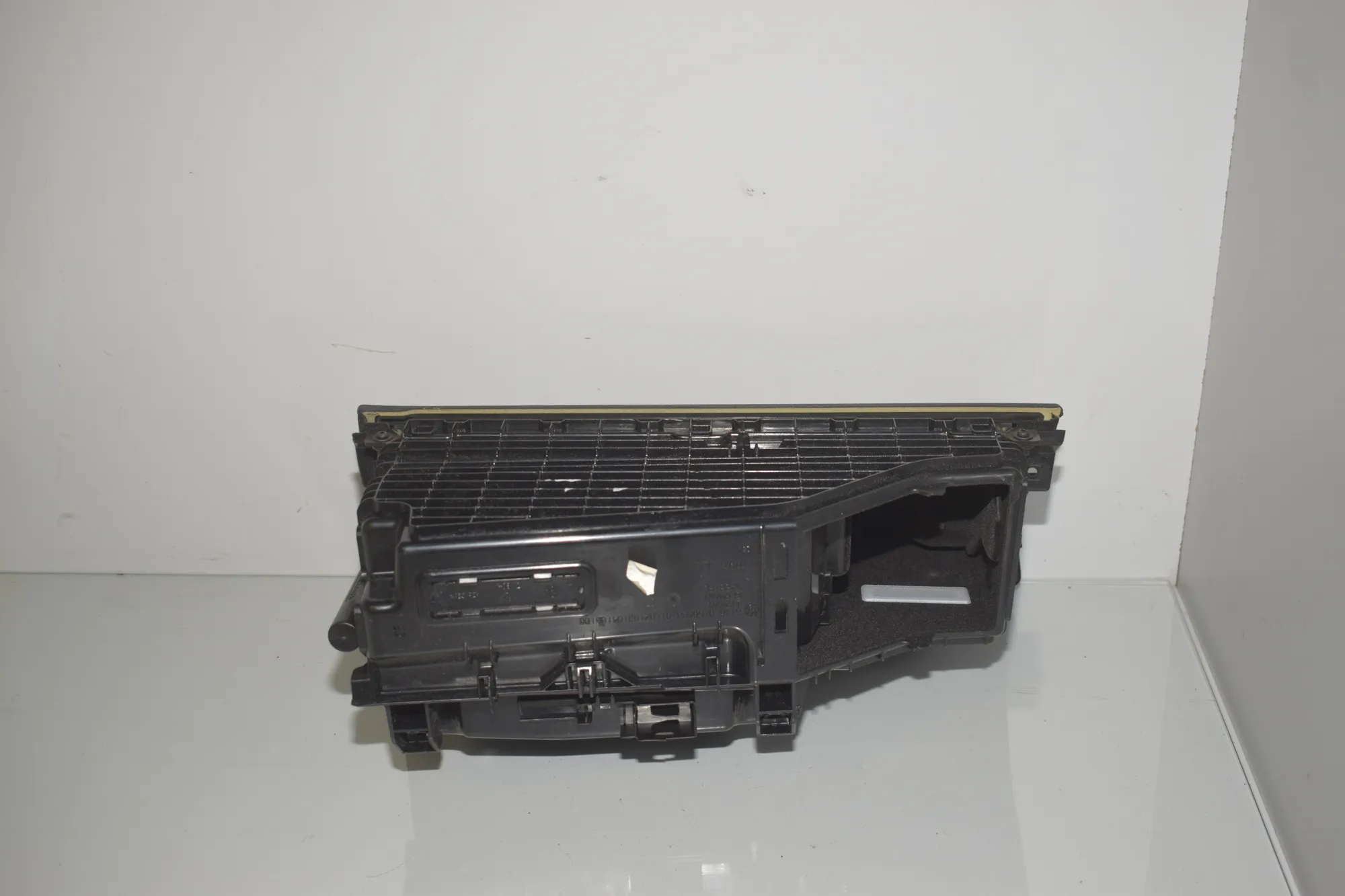 Glove Compartment – OEM 9173907 · BMW 5 (F10) 530 d 2012 – 3