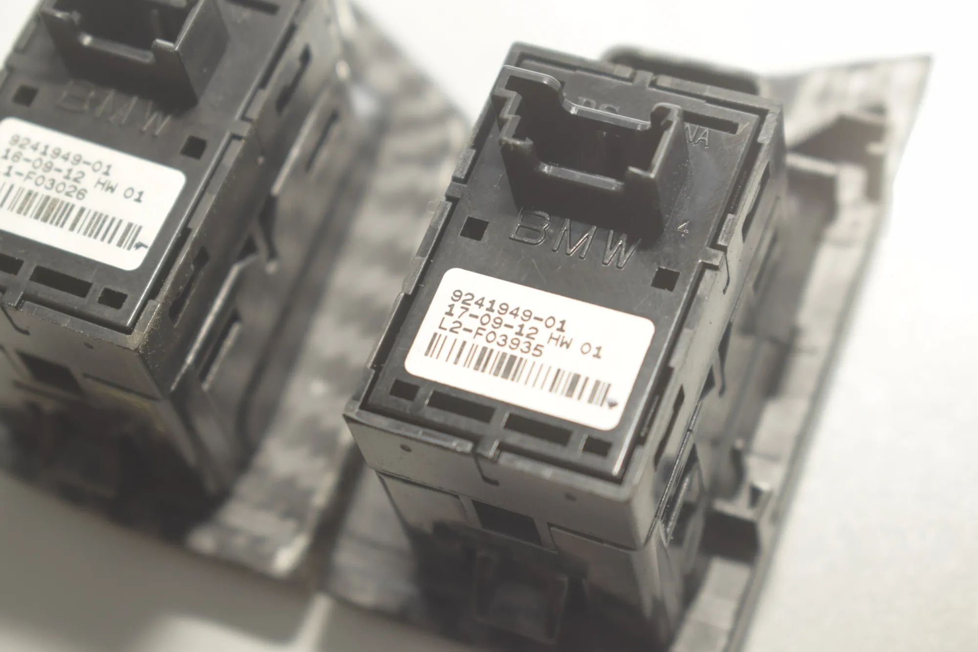 Front Right Door Window Switch – OEM 9241949 · BMW 5 (F10) 530 d 2012 – 5