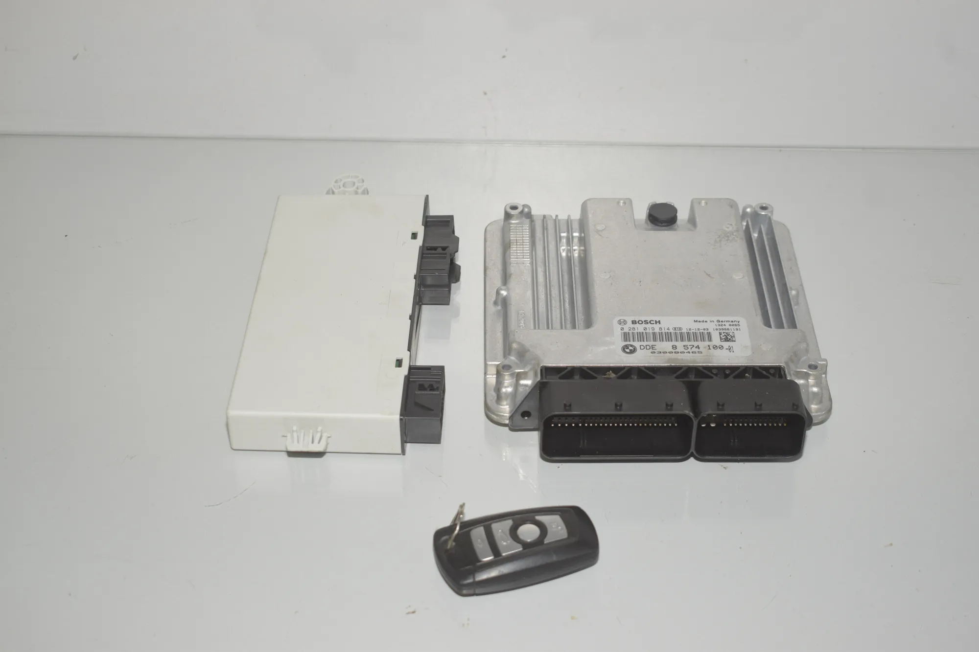 Engine Ignition ECU Set – OEM 9301522 · BMW 5 (F10) 530 d 2012