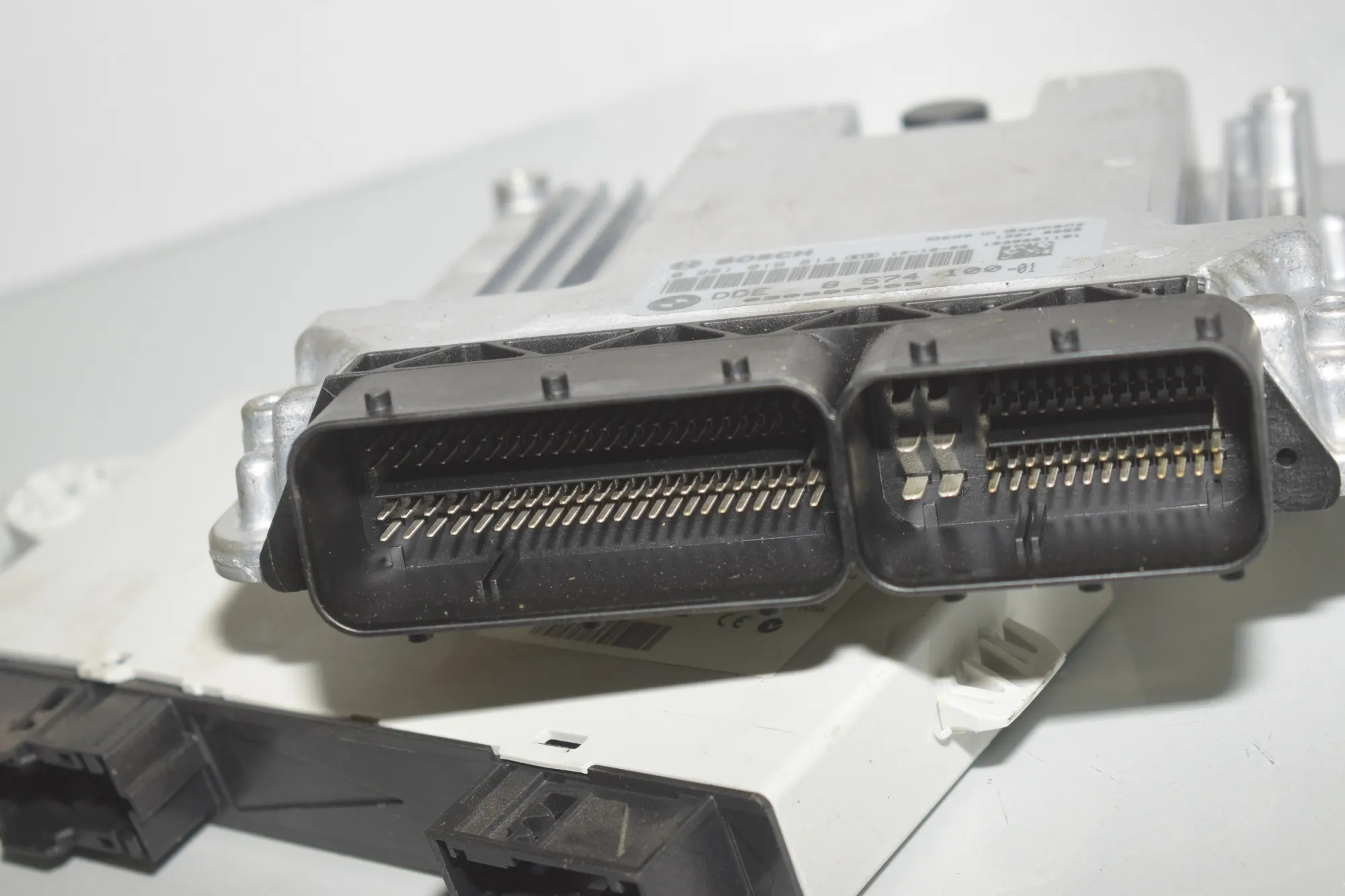 Engine Ignition ECU Set – OEM 9301522 · BMW 5 (F10) 530 d 2012 – 8