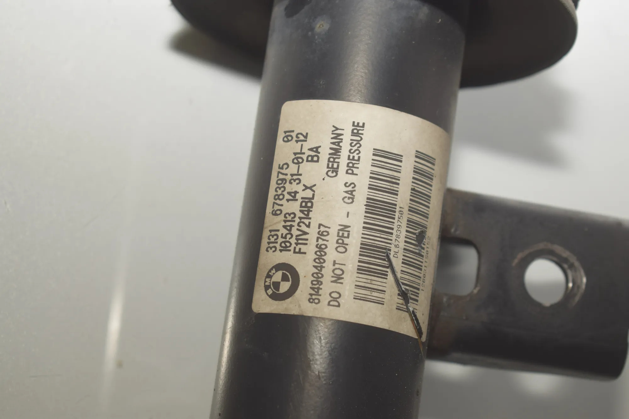 Front Left Shock Absorber – OEM 6783975 · BMW 5 Touring (F11) 535 i xDrive 2012 – 4