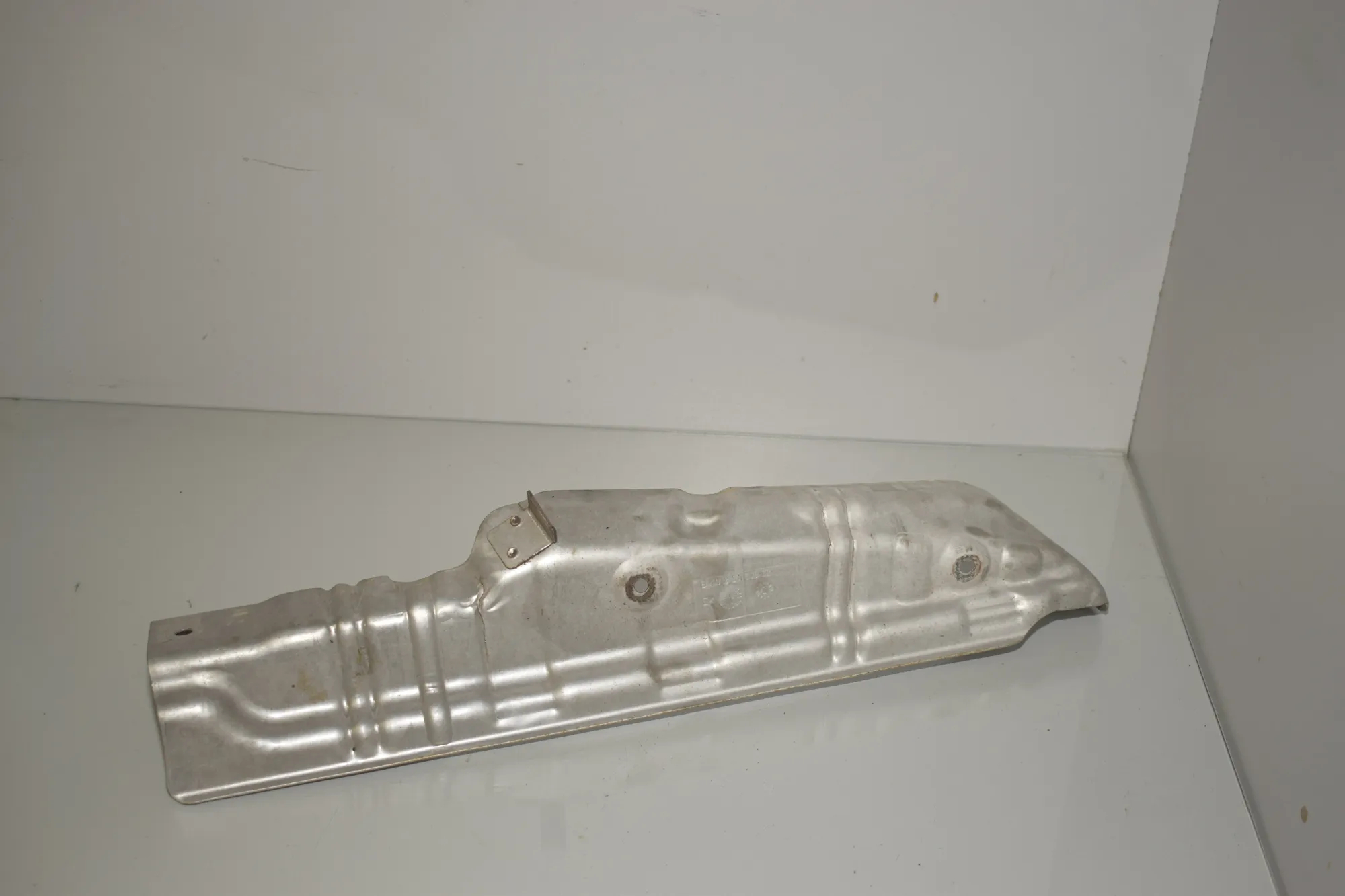 Heat Protection – OEM 8511809 · BMW 5 Touring (F11) 530 d xDrive 2011 – 3