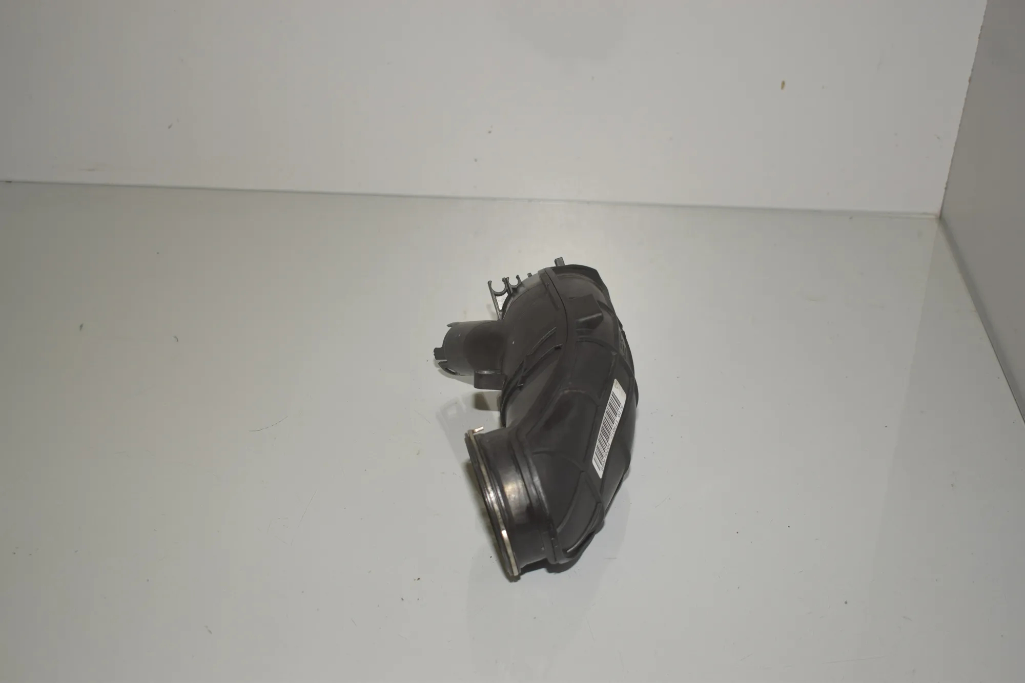 Air Intake Tube – OEM 8506702 · BMW 5 Touring (F11) 530 d xDrive 2011 – 2