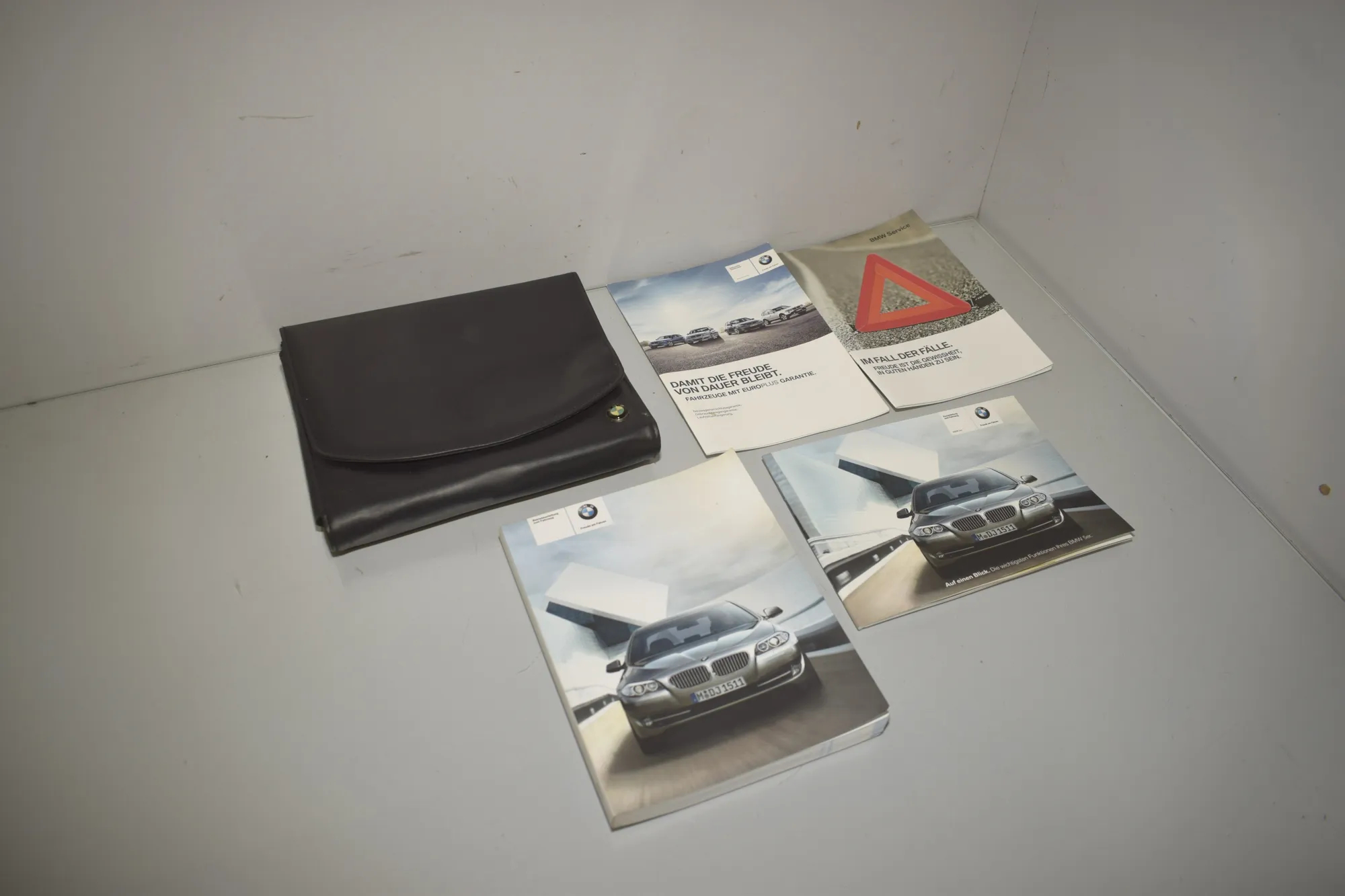 Manual Service Book – OEM 2606447 · BMW 5 (F10) 530 d xDrive 2011 – 3