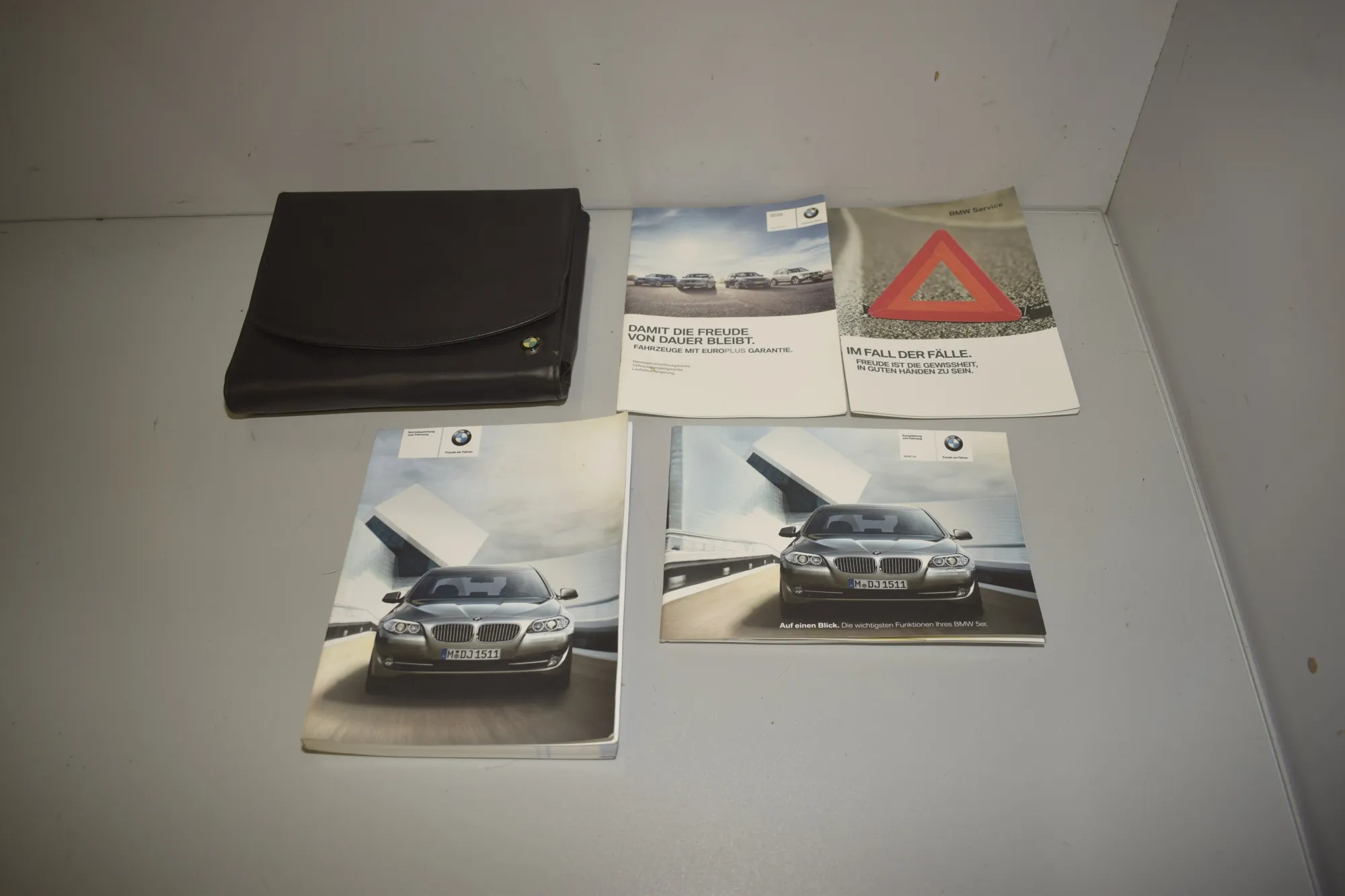 Manual Service Book – OEM 2606447 · BMW 5 (F10) 530 d xDrive 2011 – 2
