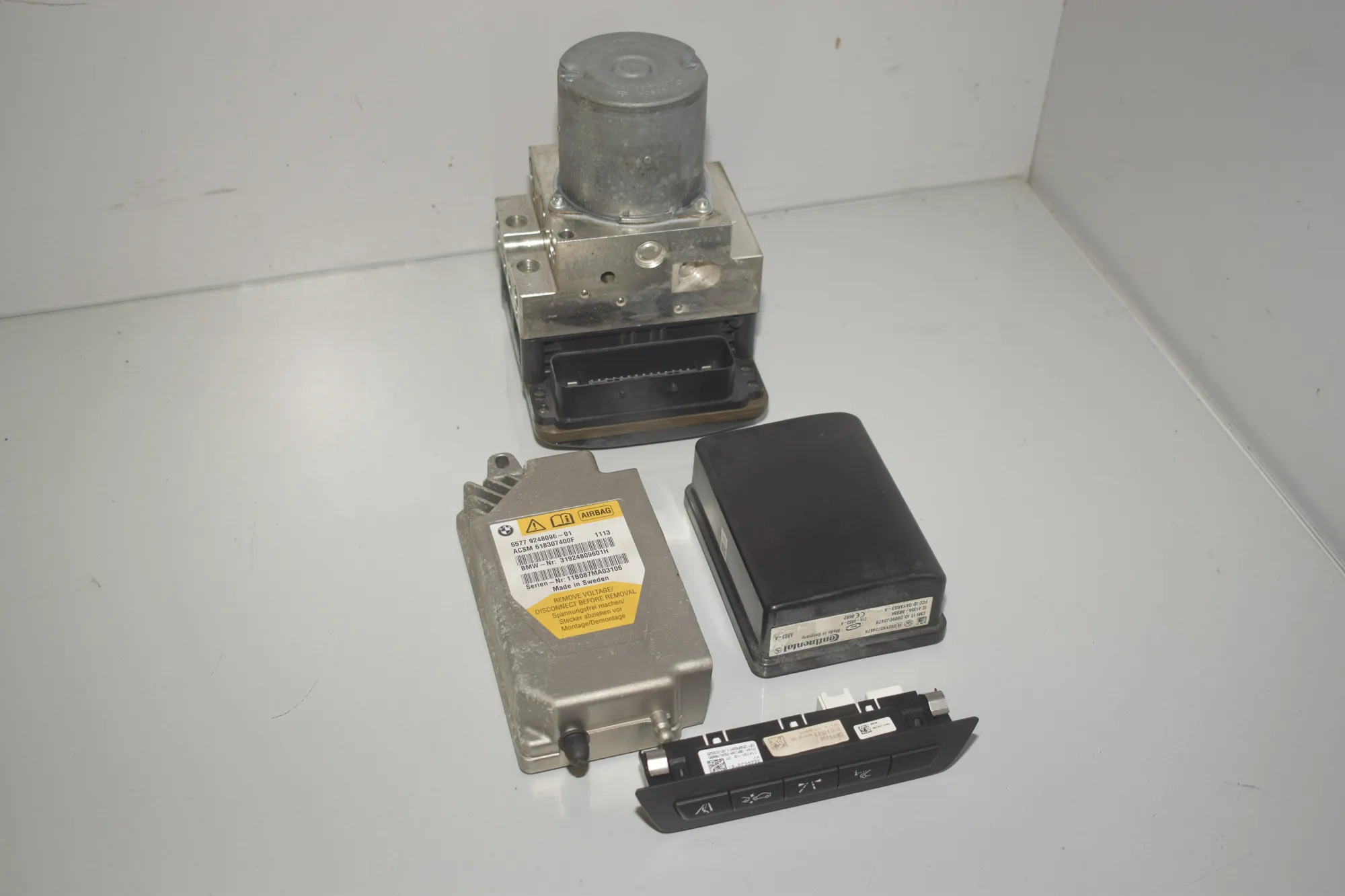 Distance Radar Sensor – OEM 9220039 · BMW 5 (F10) 530 d xDrive 2011 – 3