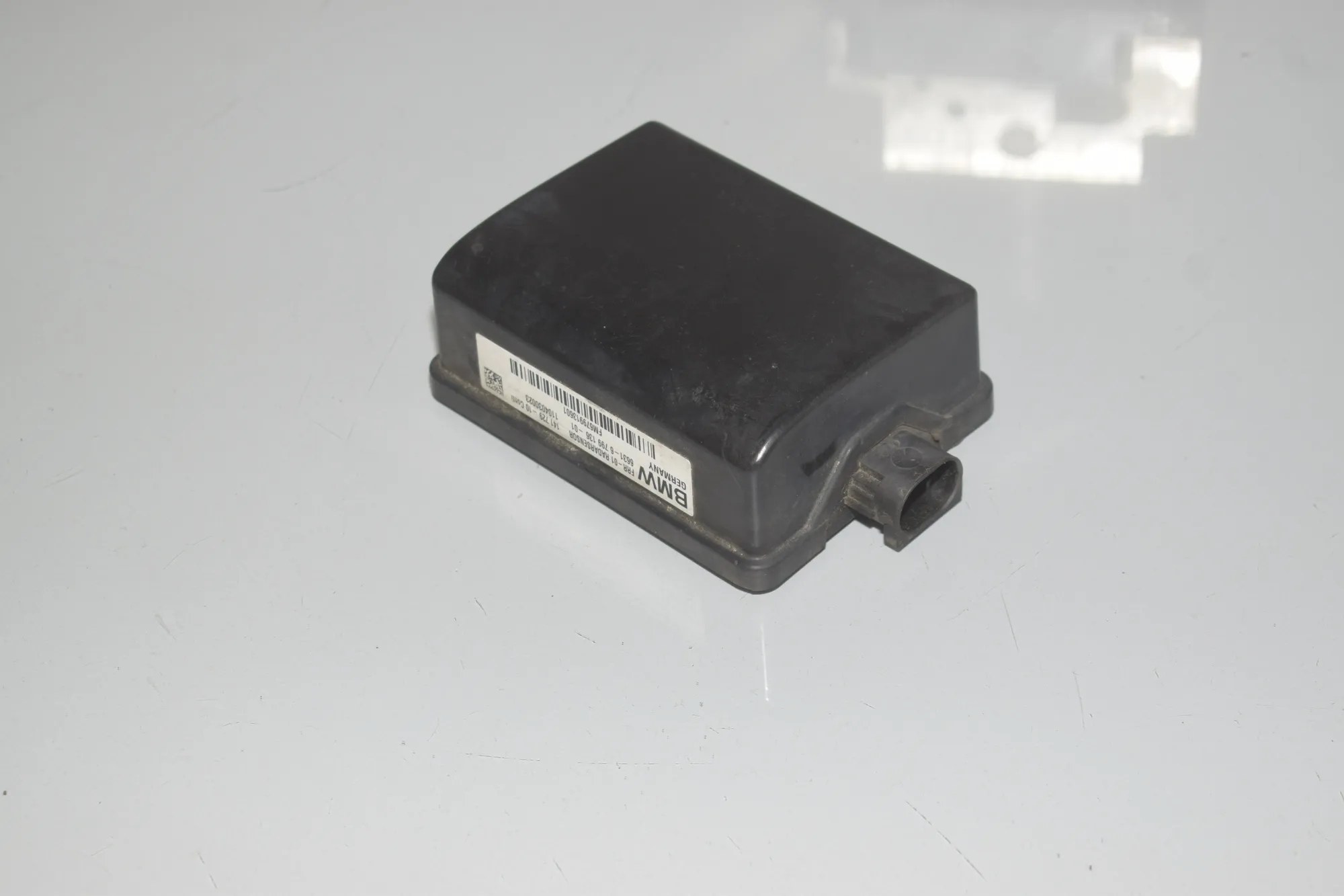 Distance Radar Sensor – OEM 9220039 · BMW 5 (F10) 530 d xDrive 2011 – 9