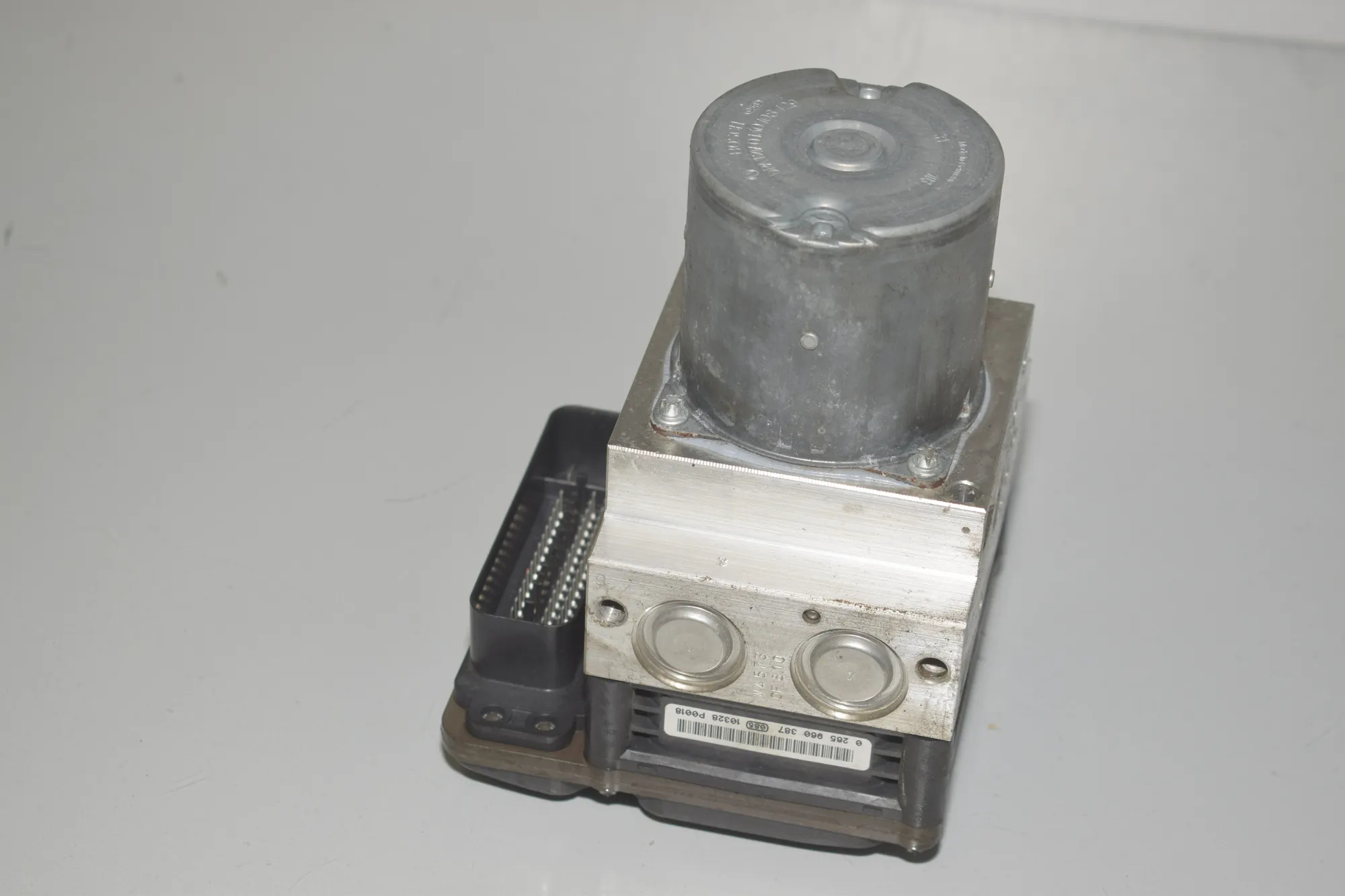 Distance Radar Sensor – OEM 9220039 · BMW 5 (F10) 530 d xDrive 2011 – 12
