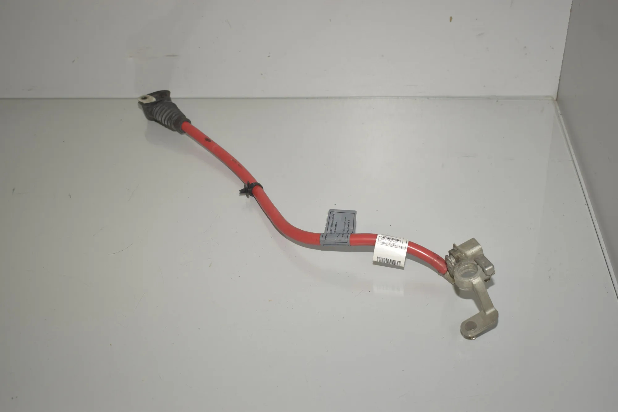 Positive Battery Cable – OEM 9217036 · BMW 5 (F10) 530 d xDrive 2011 – 3