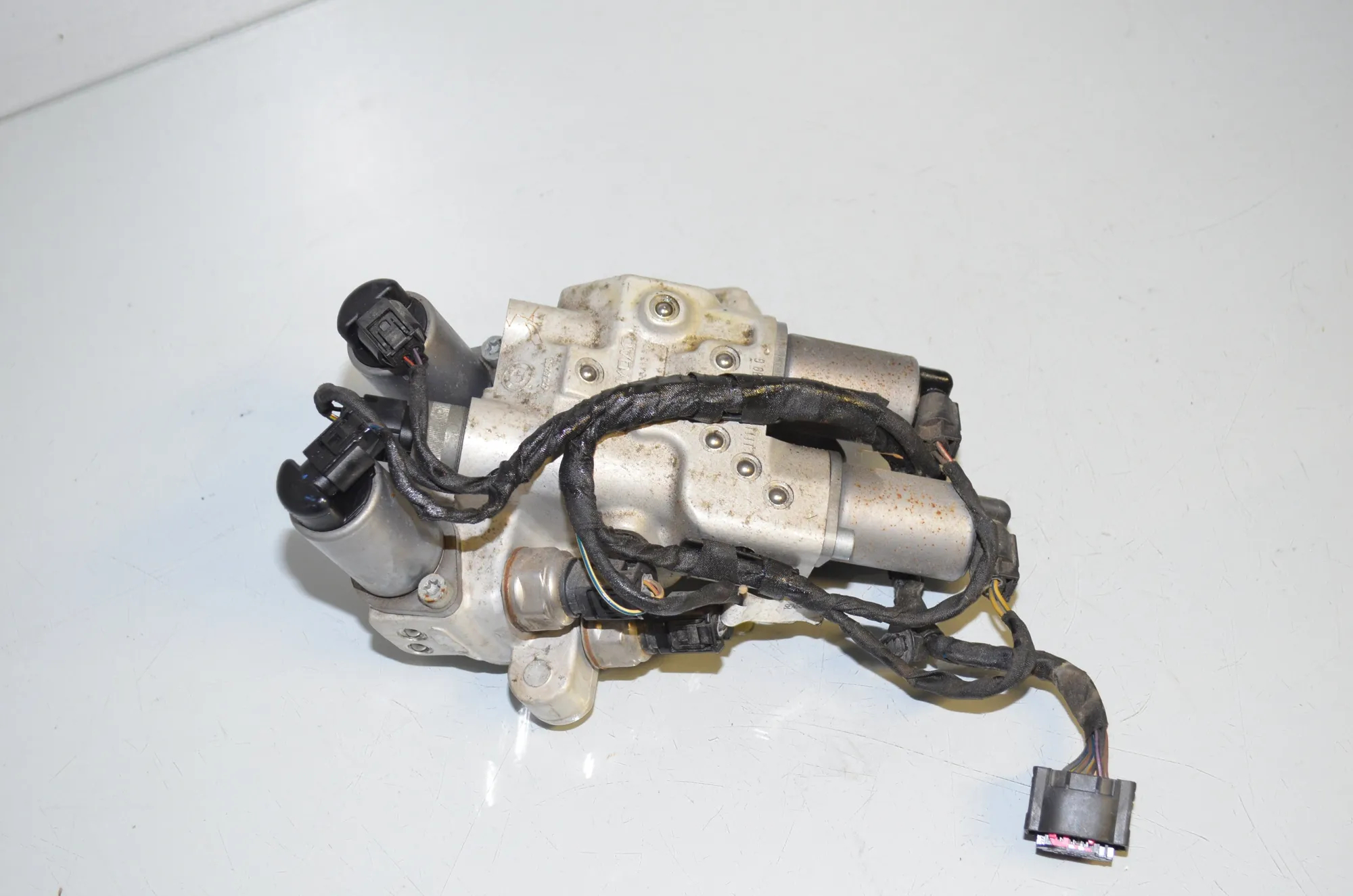 Hydraulic Valve Block – OEM 6775258 · BMW 5 (F10) 530 d xDrive 2011