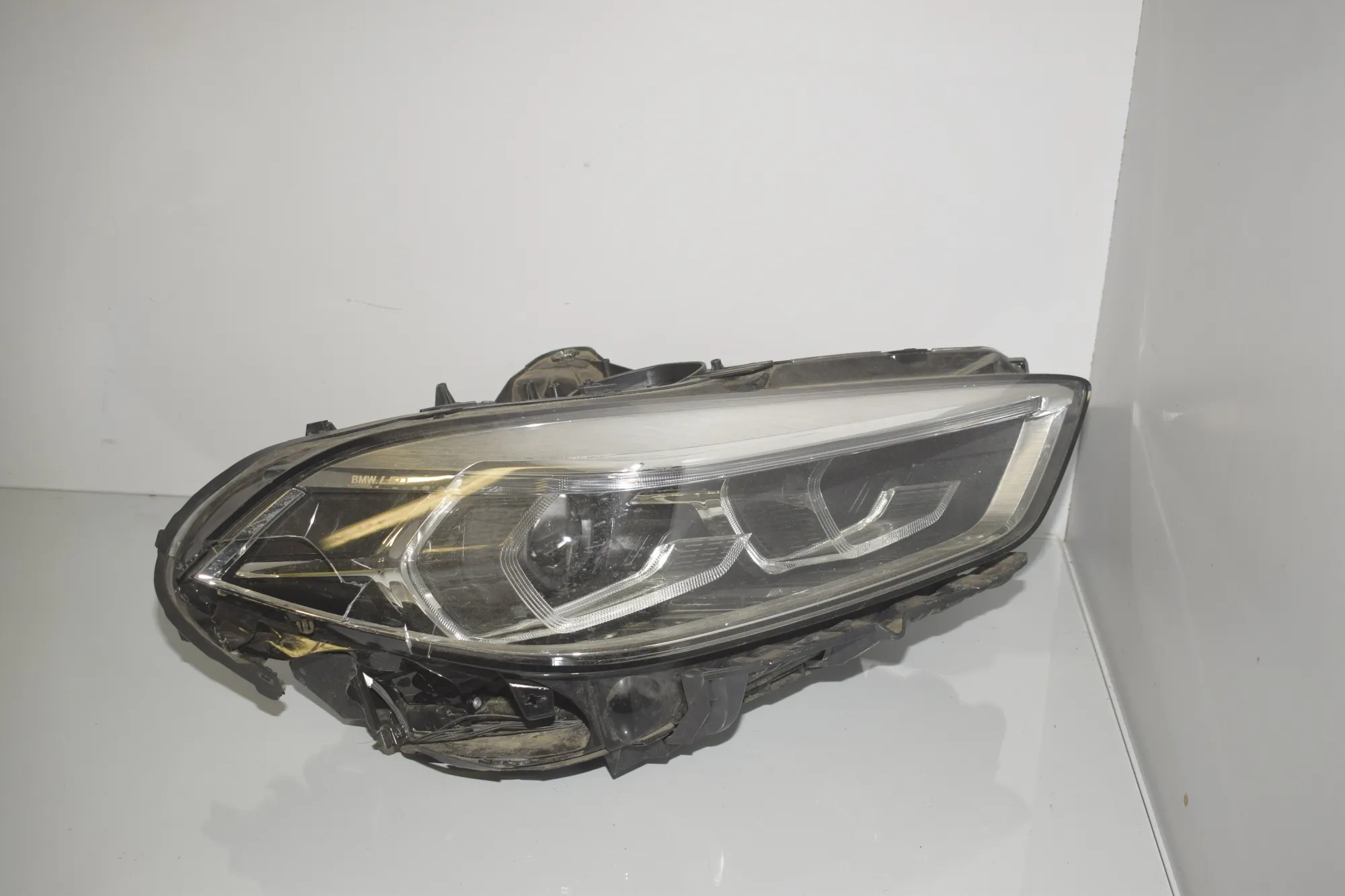Front Right Headlight – OEM 5A1E056 · BMW 1 (F40) BMW 1 (F40) (F40) 118 d 2022