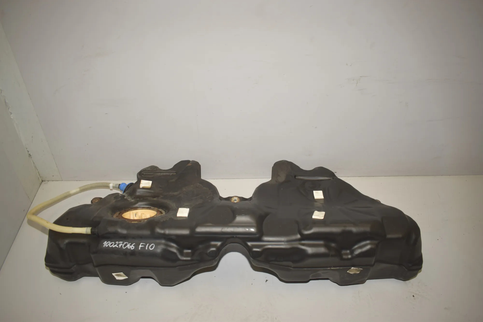 Fuel Tank – OEM 7268032 · BMW 5 (F10) 530 d xDrive 2011