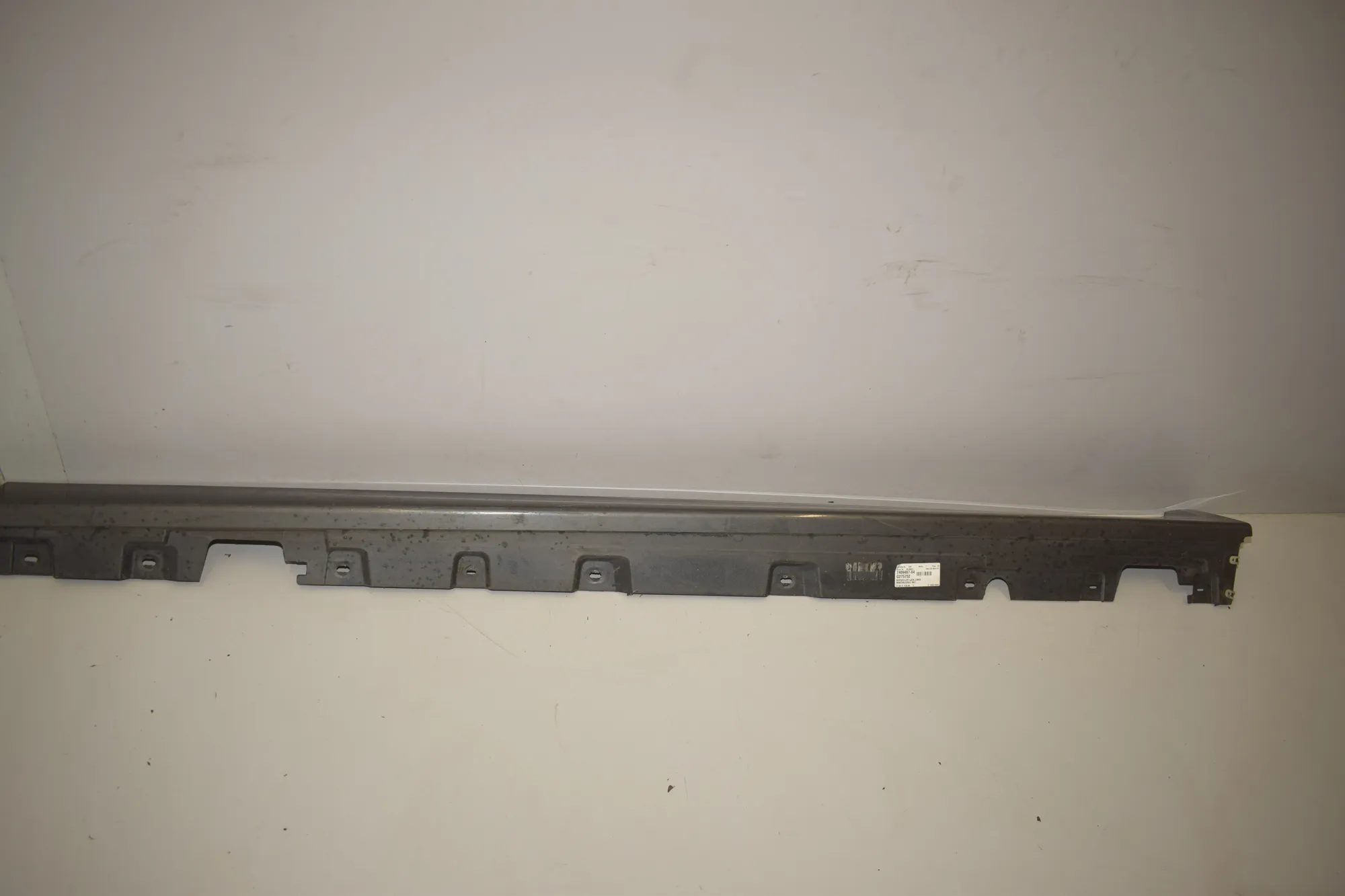 Left Side Plastic Sideskirt Cover – OEM 7184773 · BMW 5 Touring (F11) 530 d xDrive 2015 – 2