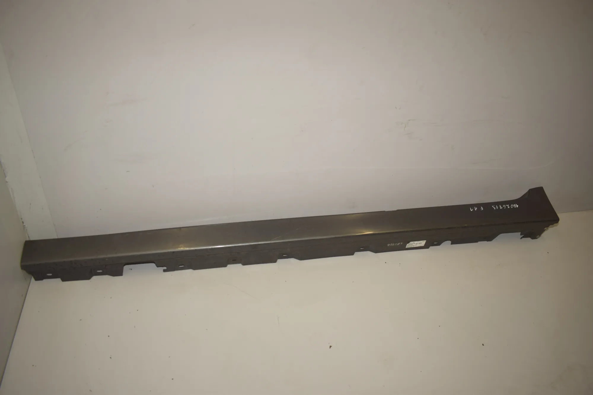 Left Side Plastic Sideskirt Cover – OEM 7184773 · BMW 5 Touring (F11) 530 d xDrive 2015 – 3