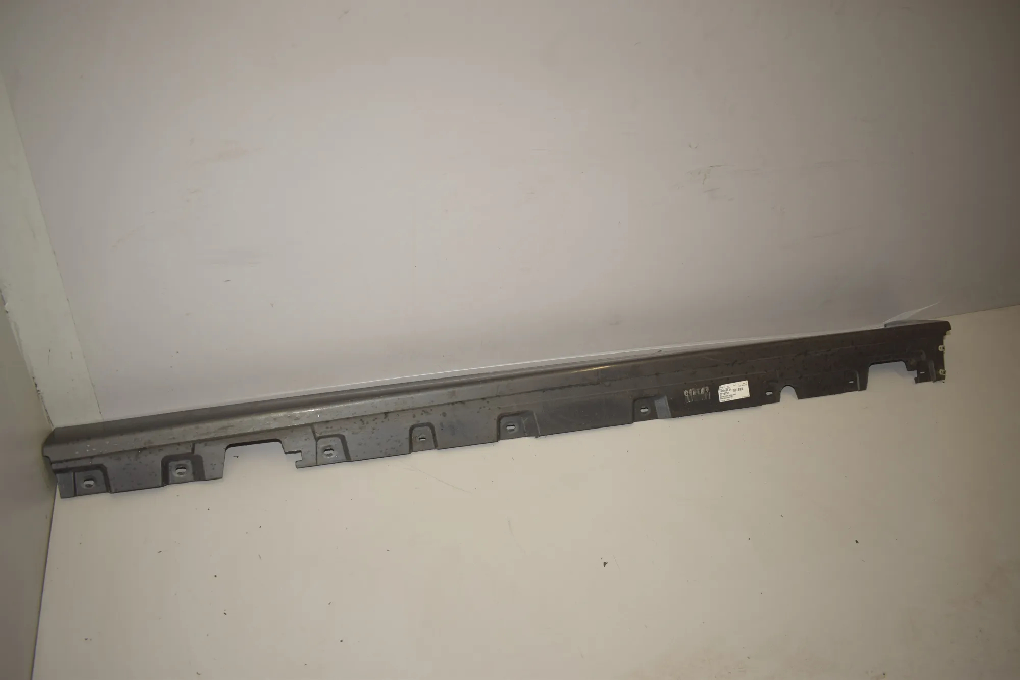 Left Side Plastic Sideskirt Cover – OEM 7184773 · BMW 5 Touring (F11) 530 d xDrive 2015