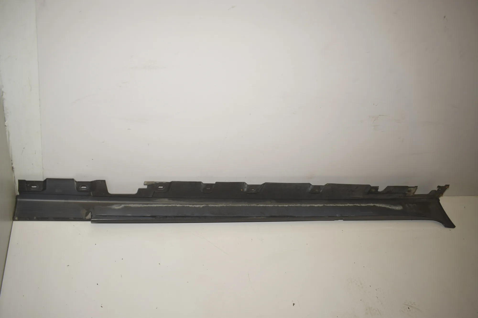 Left Side Plastic Sideskirt Cover – OEM 7184773 · BMW 5 Touring (F11) 530 d 2010 – 3