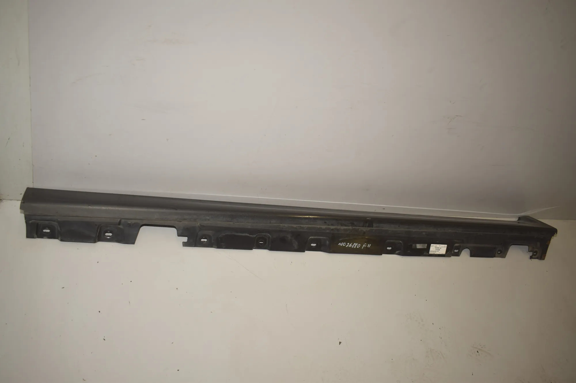 Left Side Plastic Sideskirt Cover – OEM 7184773 · BMW 5 Touring (F11) 530 d 2010
