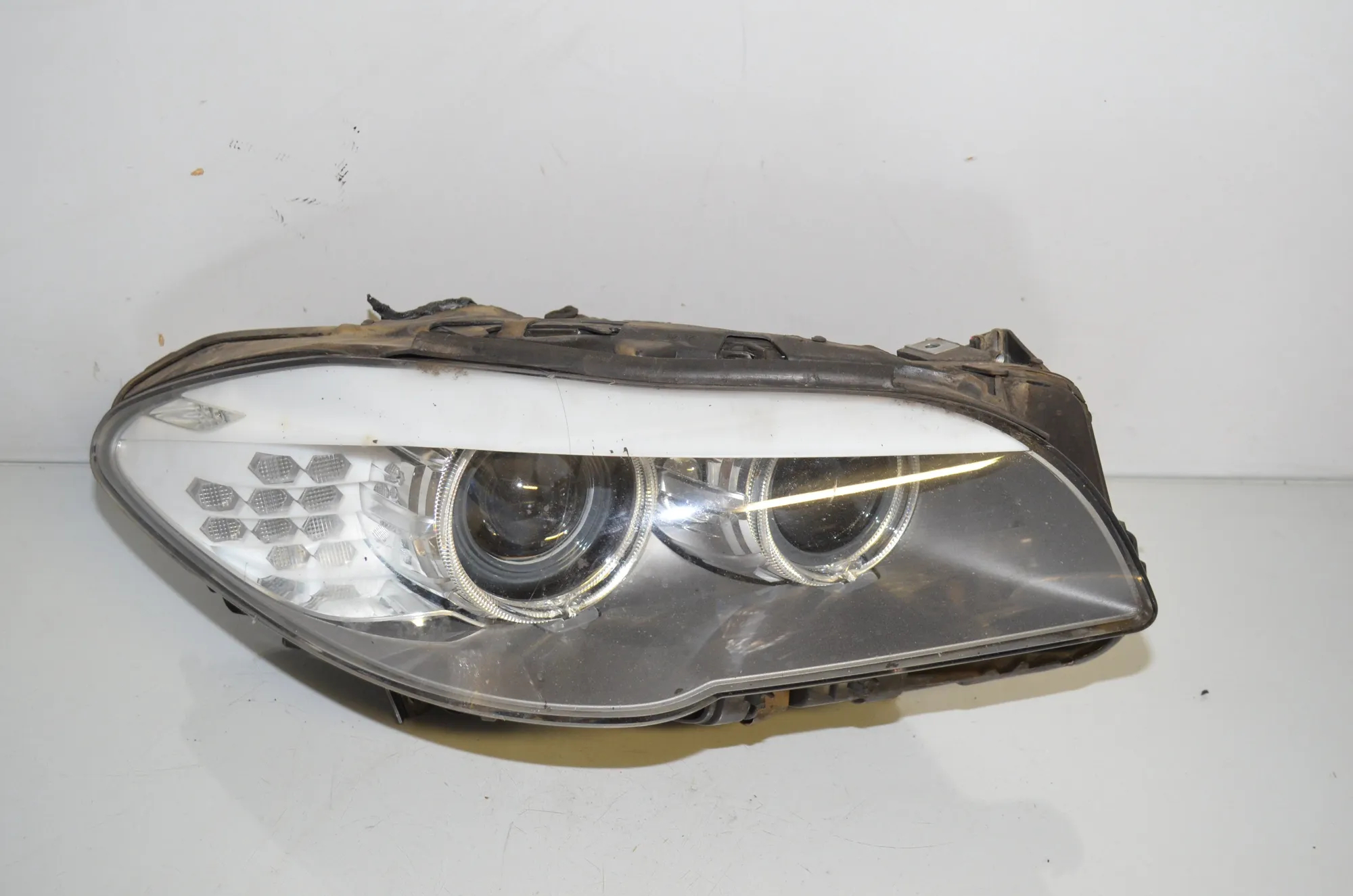 Front Right Headlight – OEM 7271912 · BMW 5 Touring (F11) 530 d 2011