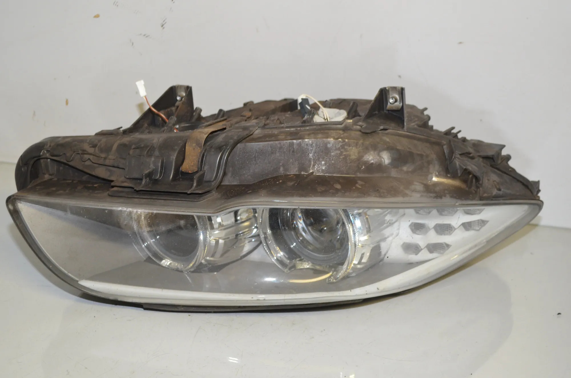Front Right Headlight – OEM 7271912 · BMW 5 Touring (F11) 530 d 2011 – 4