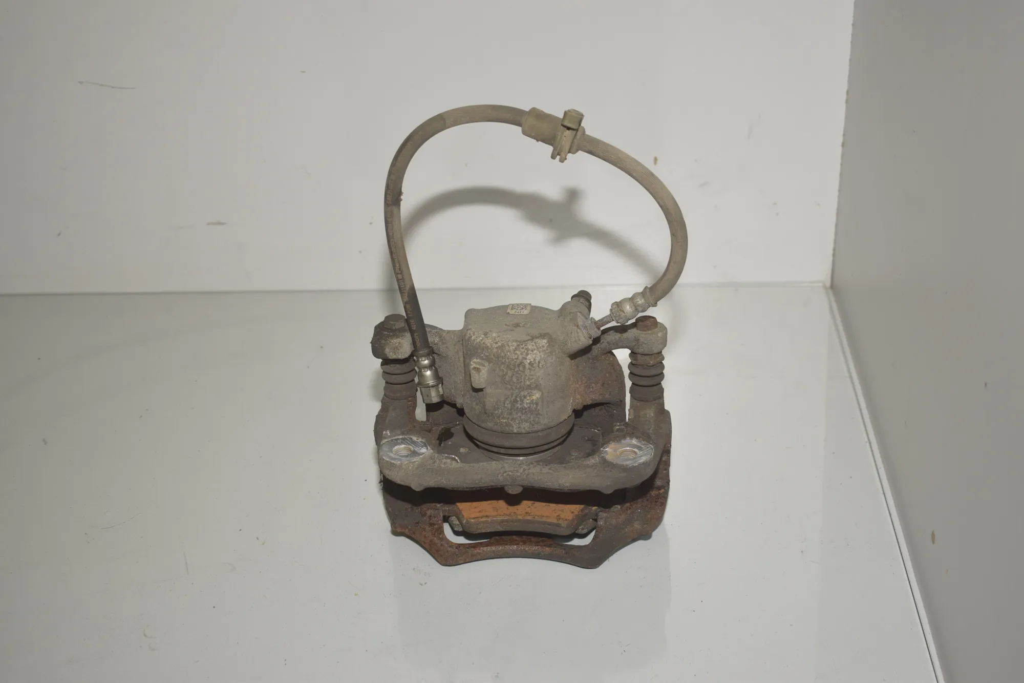 Front Right Brake Caliper – OEM 6860266 · BMW 1 (F40) (2019 - -) F40) 116 d 2020 – 3