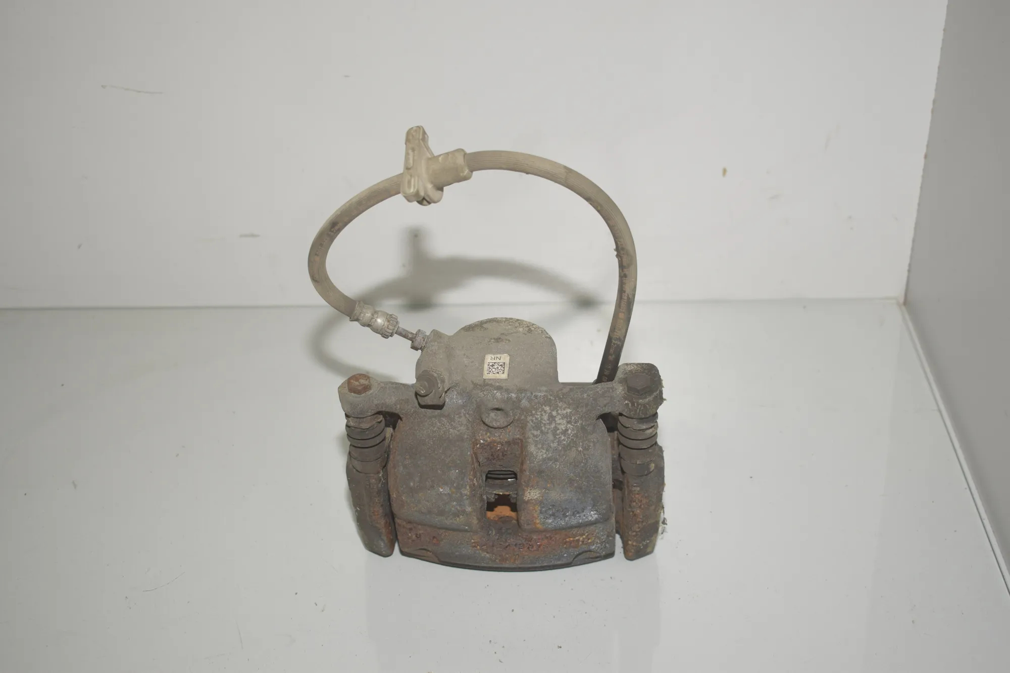 Front Right Brake Caliper – OEM 6860266 · BMW 1 (F40) (2019 - -) F40) 116 d 2020