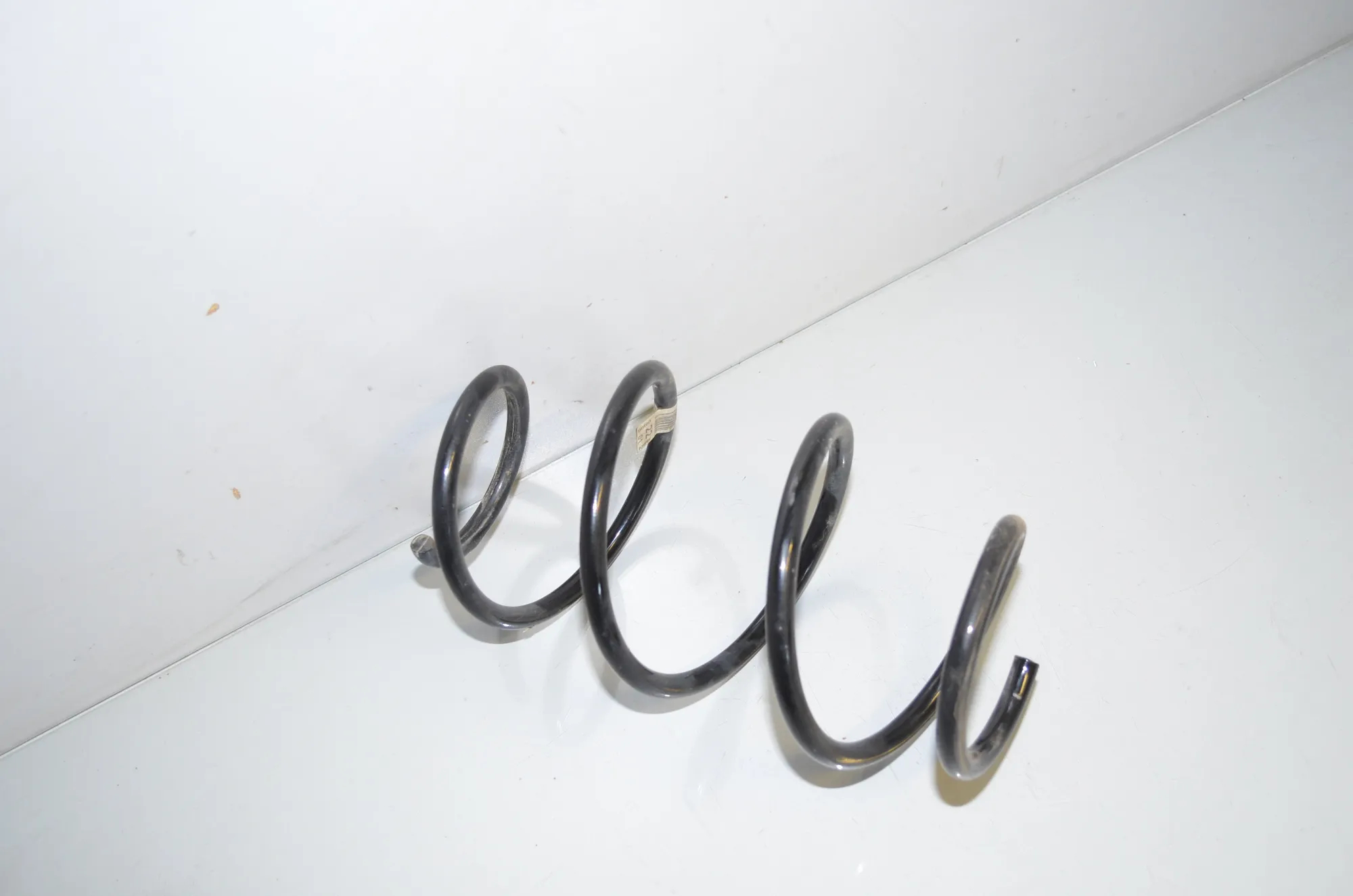 Front Right Coil Spring – OEM 6892833 · BMW 1 (F40) (2019 - -) F40) 116 d 2020 – 3