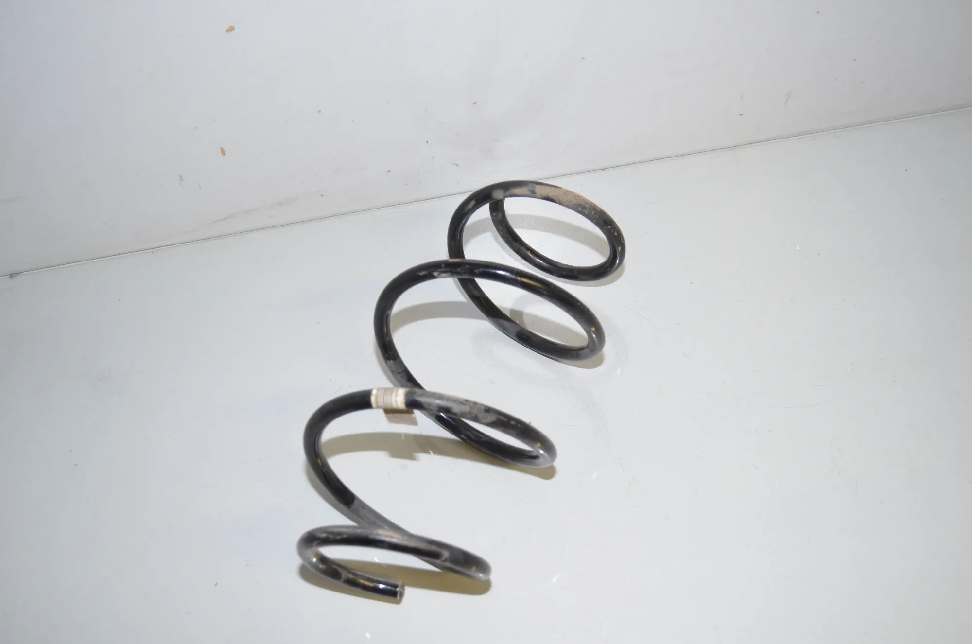 Front Right Coil Spring – OEM 6892833 · BMW 1 (F40) (2019 - -) F40) 116 d 2020 – 2