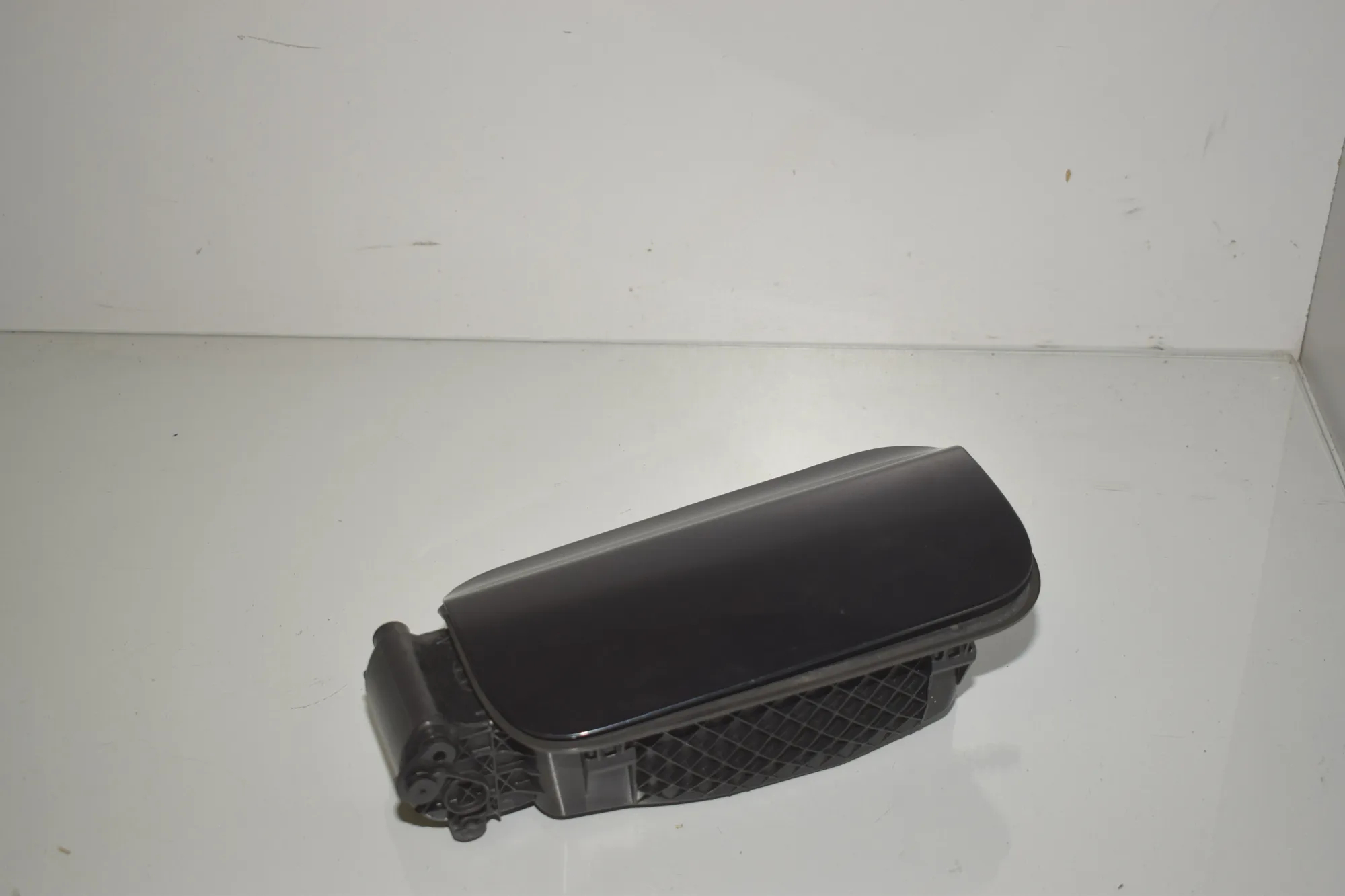 Fuel Tank Flap Cap – OEM 7217767 · BMW 5 Touring (F11) 535 i xDrive 2012 – 3