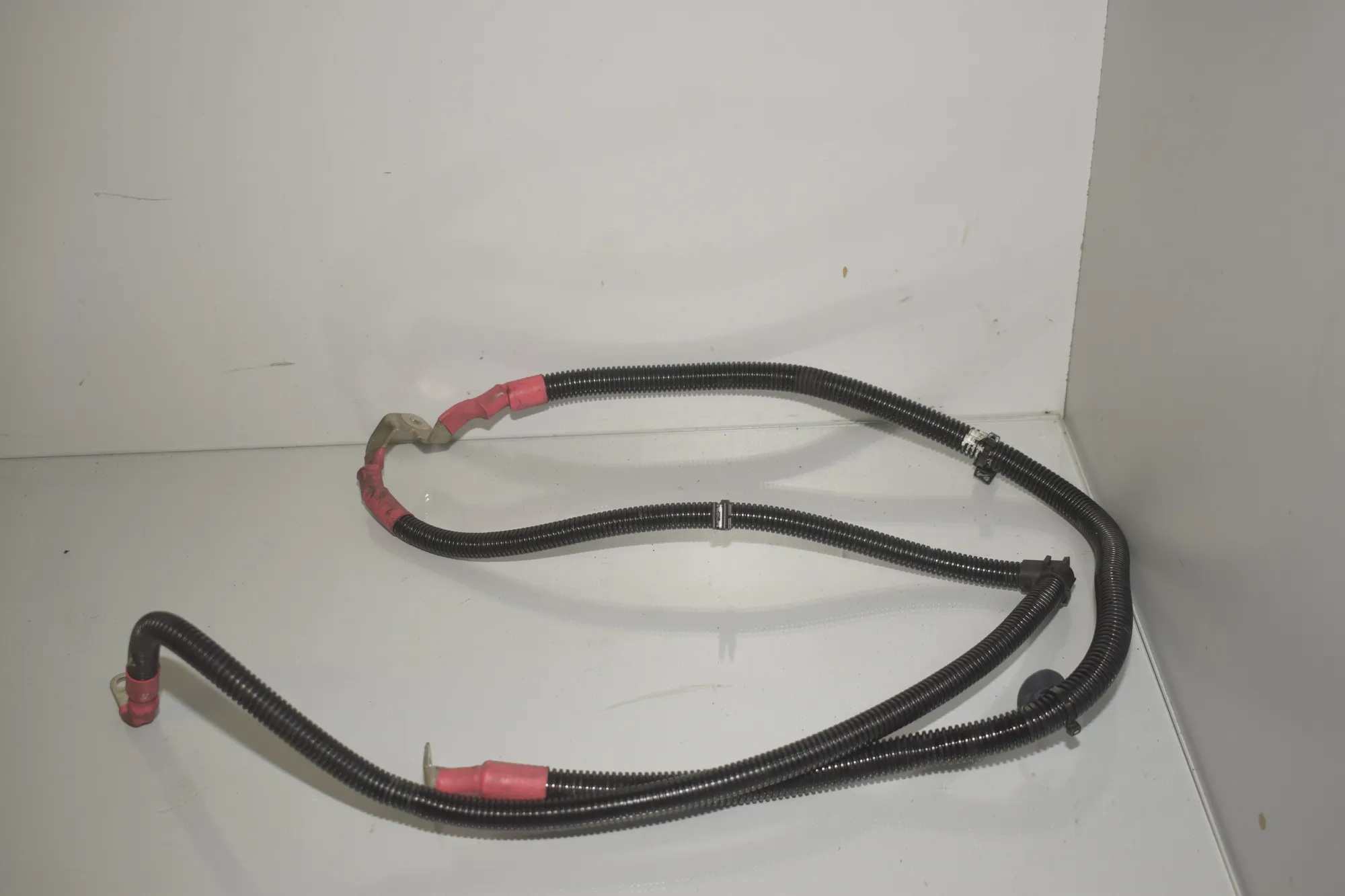 Positive Battery Cable – OEM 8515494 · BMW 5 (F10) 530 d xDrive 2011 – 3