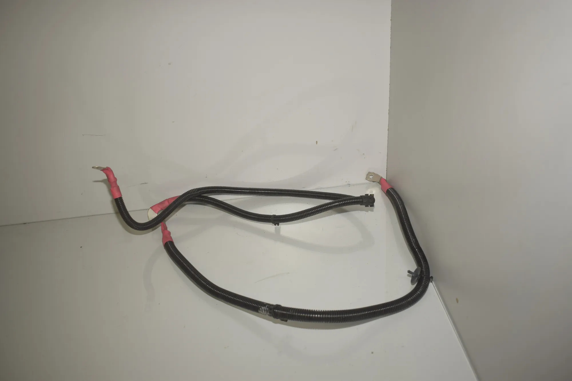 Positive Battery Cable – OEM 8515494 · BMW 5 (F10) 530 d xDrive 2011 – 2