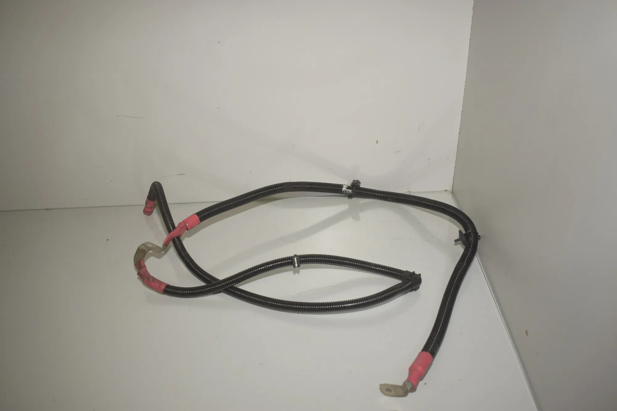 Positive Battery Cable – OEM 8515494 · BMW 5 (F10) 530 d xDrive 2011