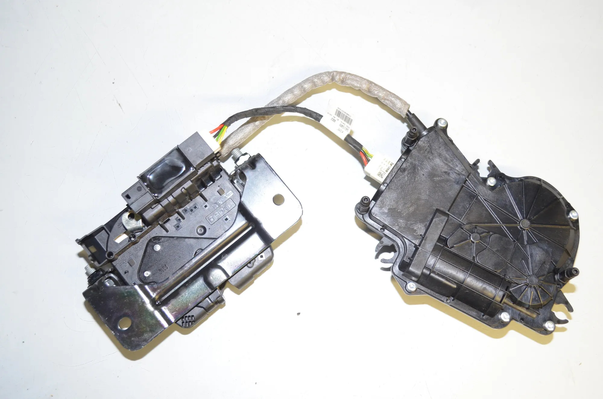 Electric Tailgate Opening Kit – OEM 51247208371 · BMW 5 Touring (F11) 530 d 2012 – 3