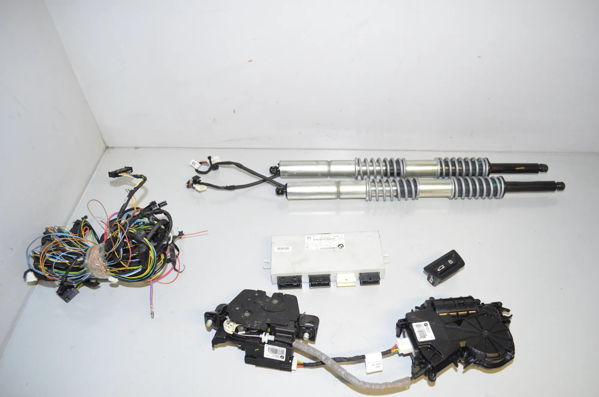 Electric Tailgate Opening Kit – OEM 51247208371 · BMW 5 Touring (F11) 530 d 2012