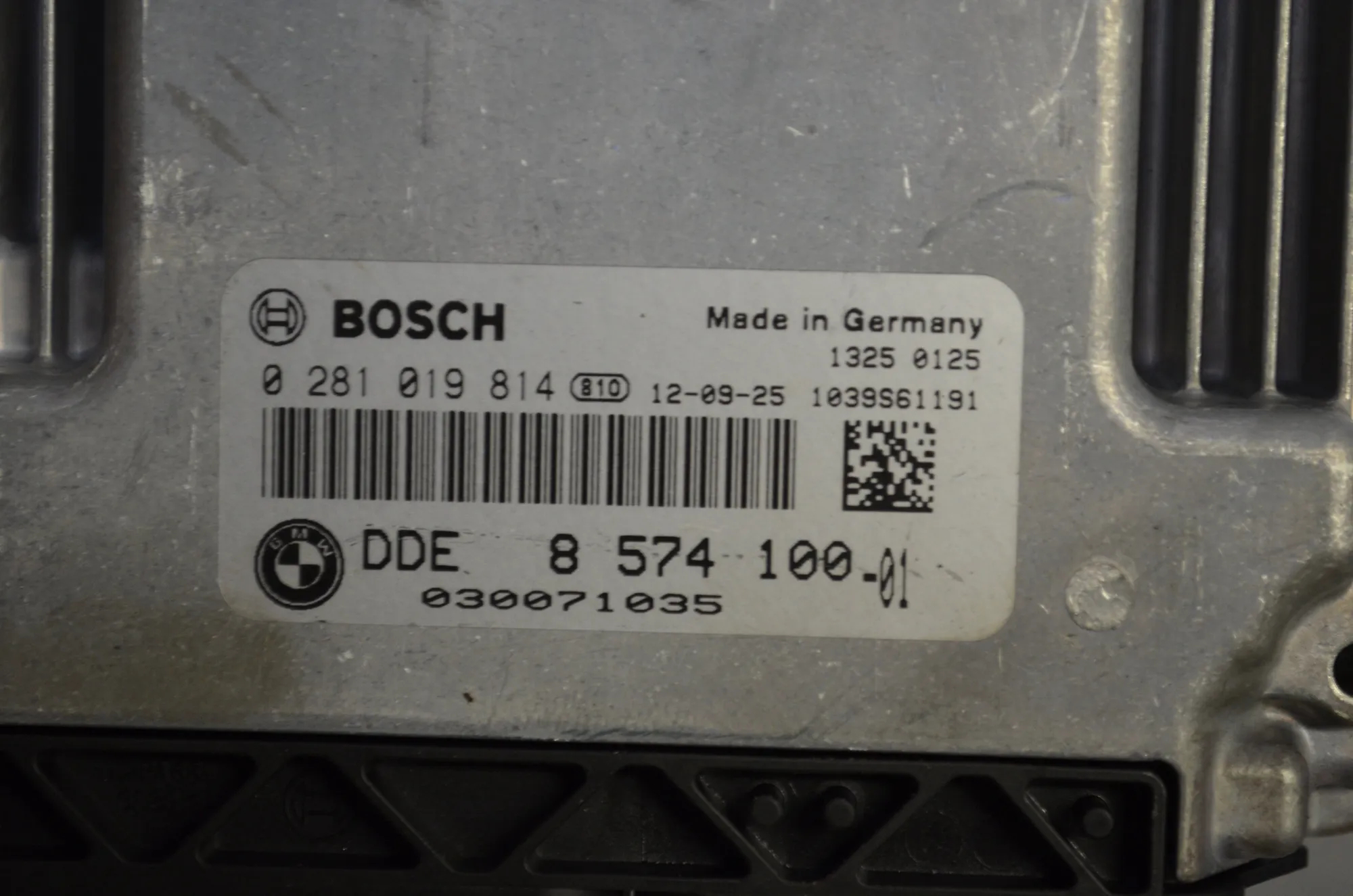 Engine Ignition ECU Set – OEM 9301518 · BMW 5 Touring (F11) 530 d 2012 – 10