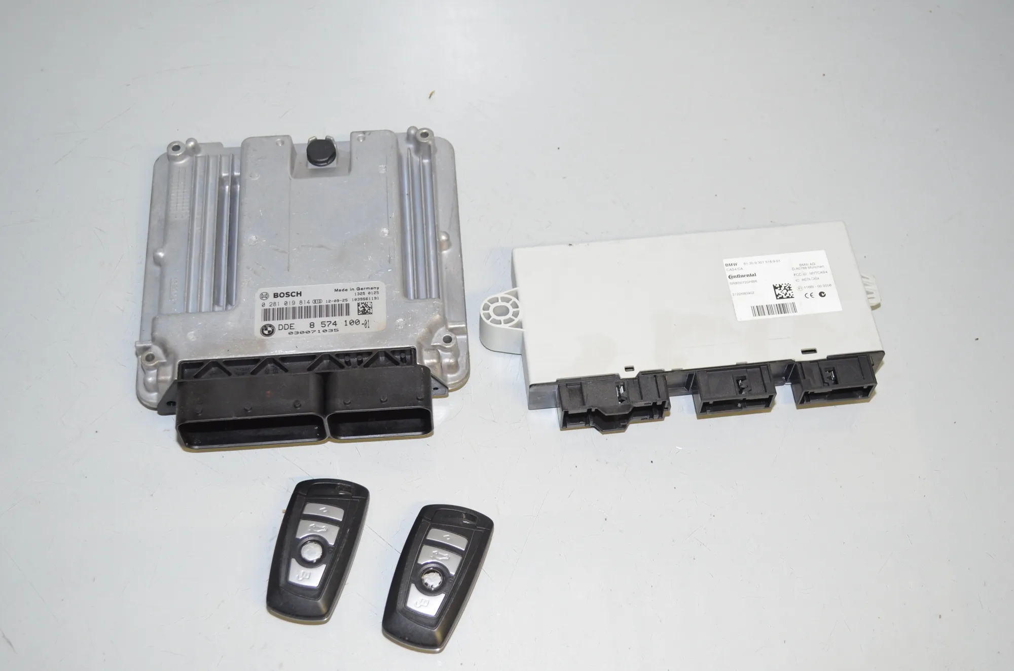 Engine Ignition ECU Set – OEM 9301518 · BMW 5 Touring (F11) 530 d 2012