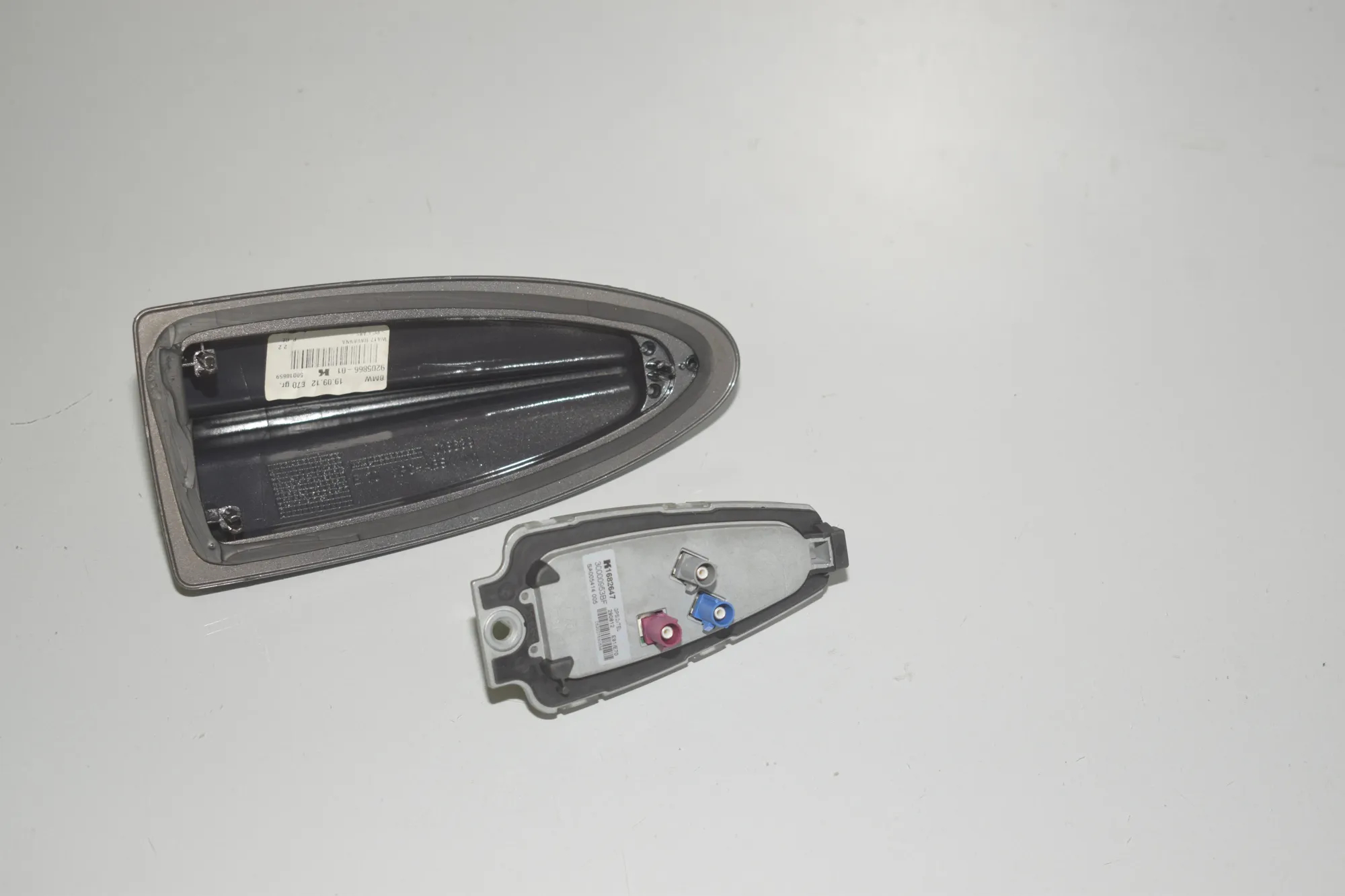 Antenna Trim – OEM 9205866 · BMW 5 Touring (F11) 530 d 2012 – 3