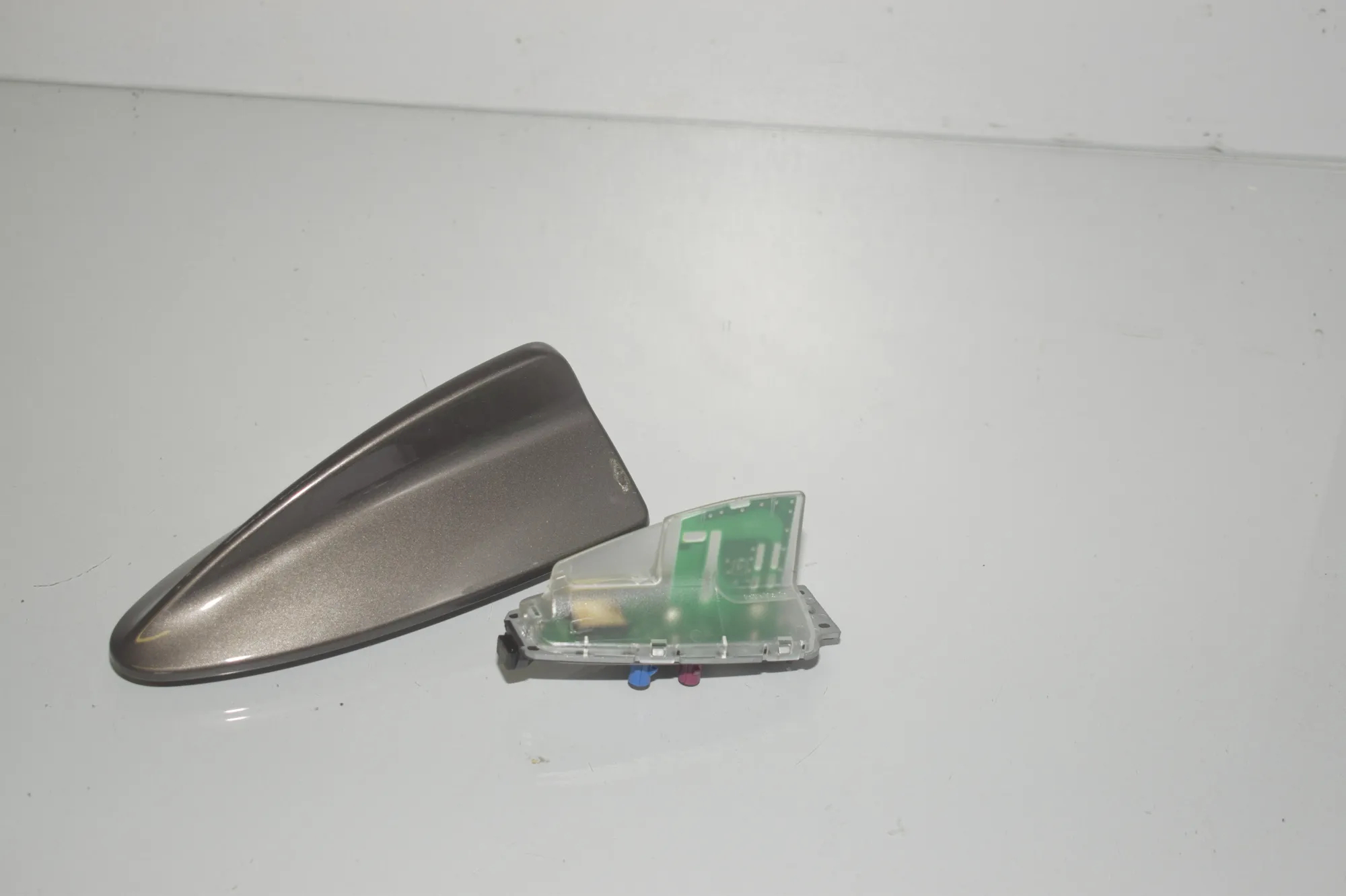 Antenna Trim – OEM 9205866 · BMW 5 Touring (F11) 530 d 2012