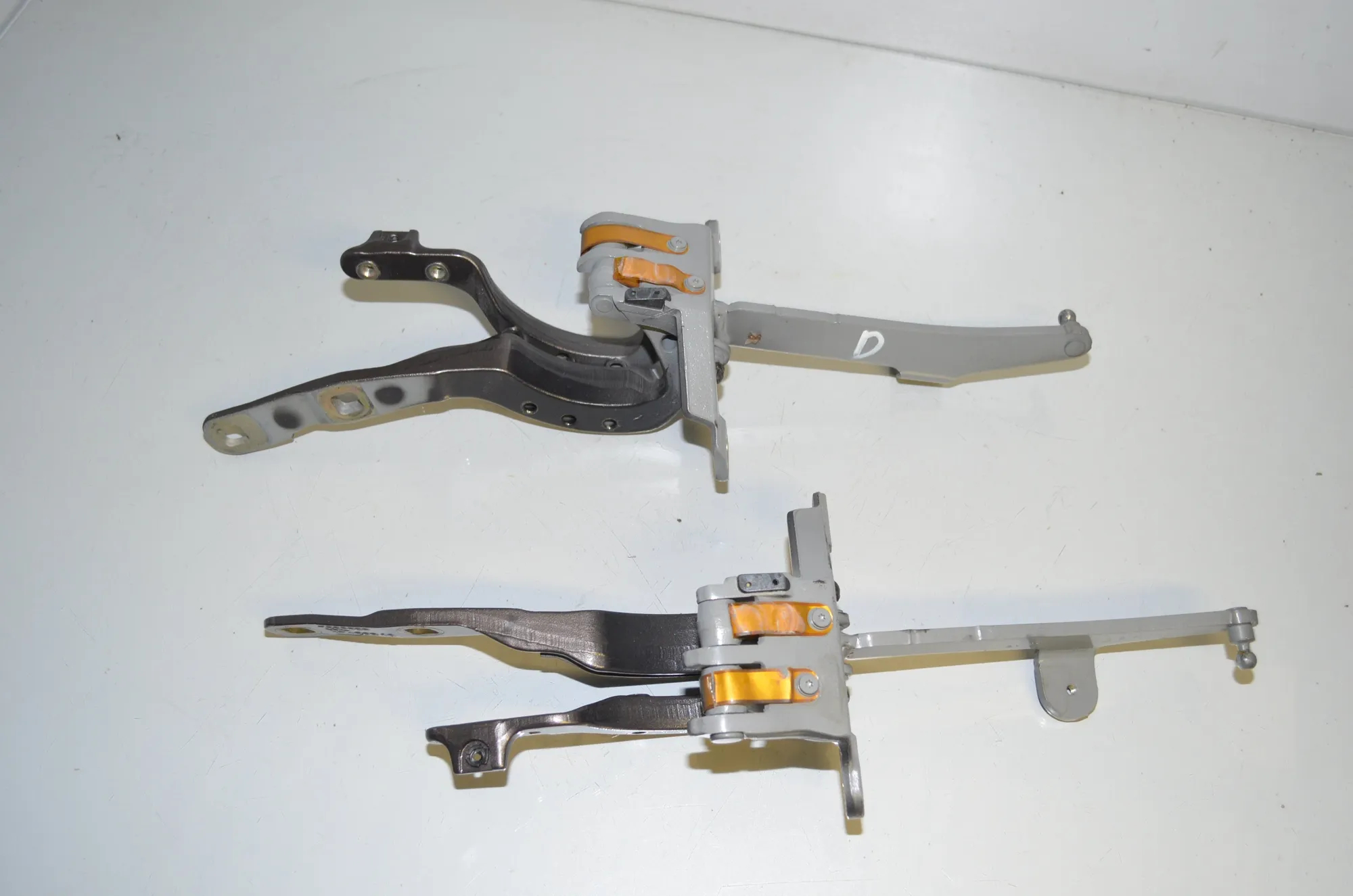 Left Side Bootlid Hinge – OEM 7206639 · BMW 5 Touring (F11) 530 d 2012 – 4