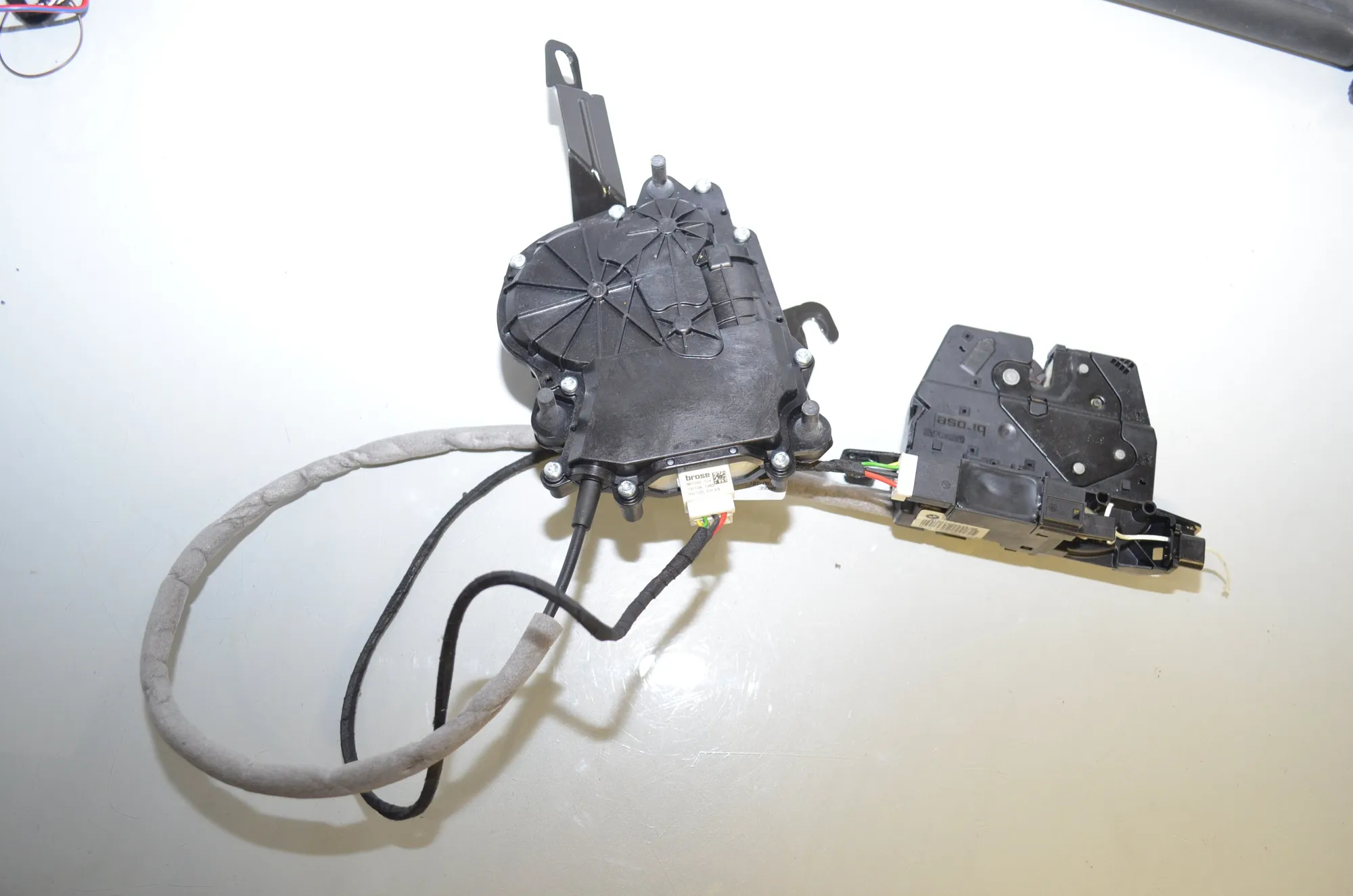 Electric Tailgate Opening Kit – OEM 7269543 · BMW 3 Touring (F31) 330 d 2013 – 9