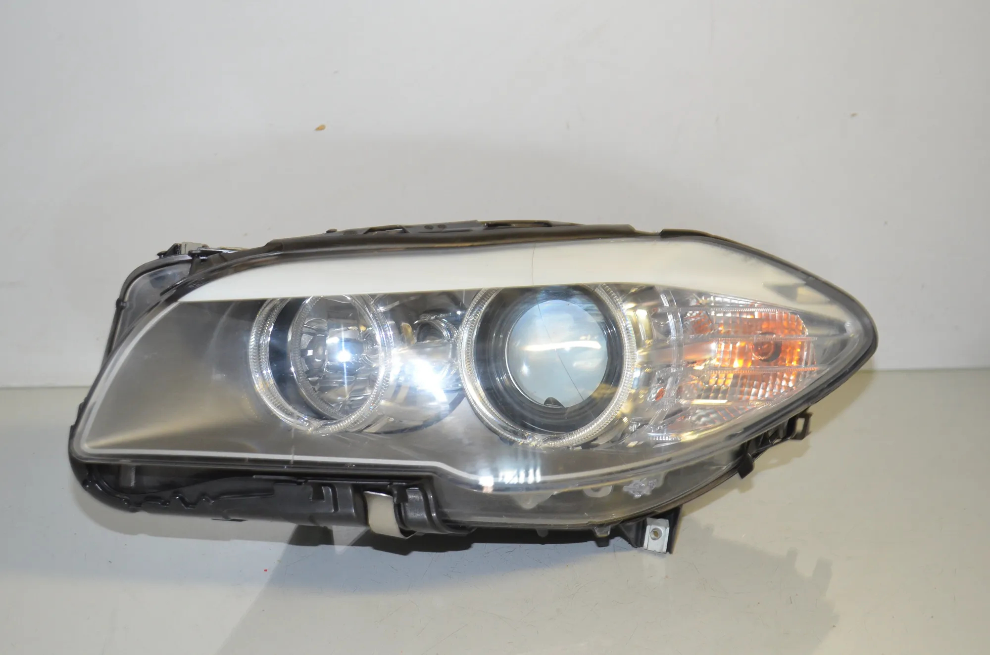 Front Left Headlight – OEM 7203239 · BMW 5 Touring (F11) 530 d 2010 – 2