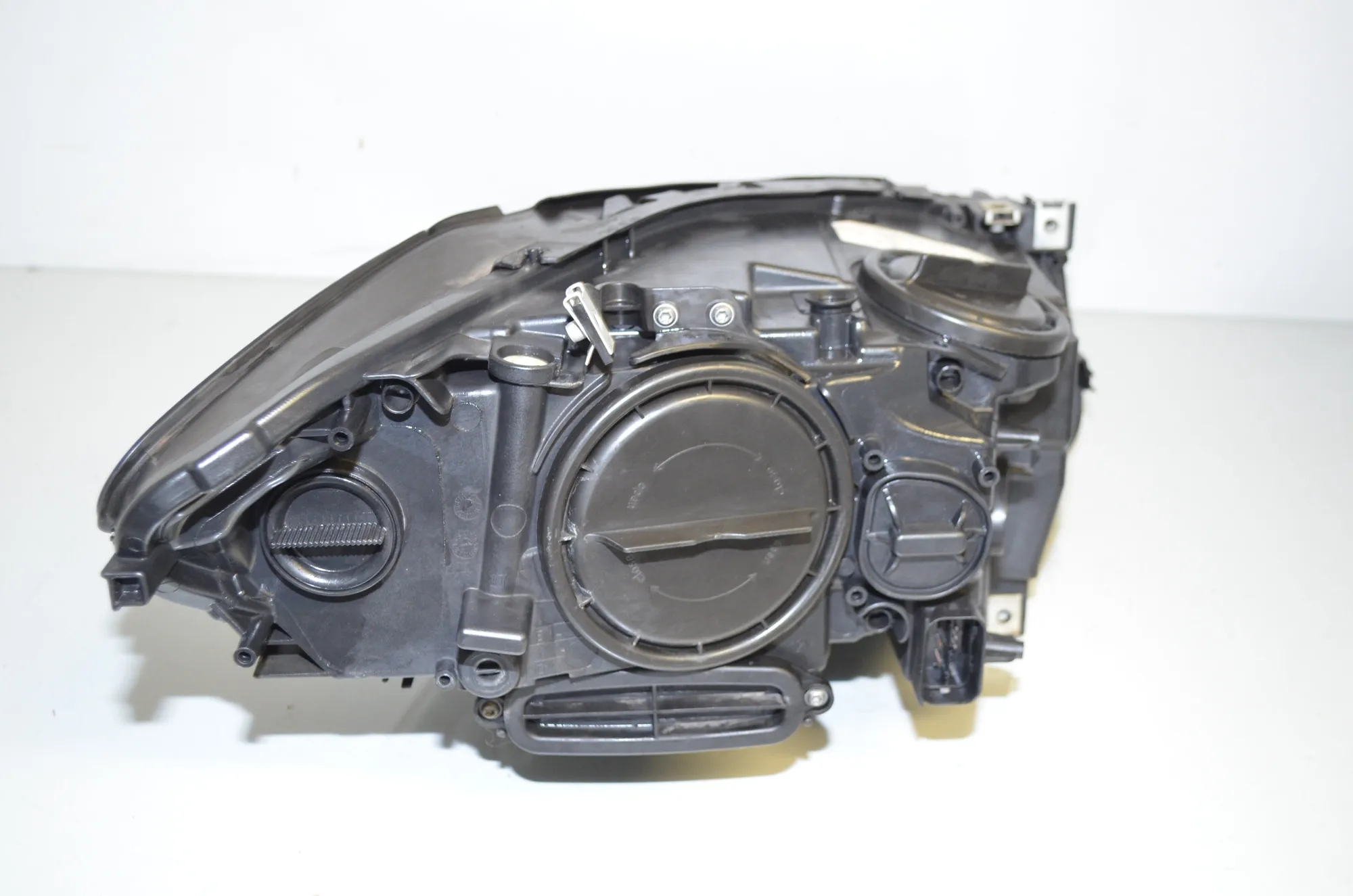 Front Left Headlight – OEM 7203239 · BMW 5 Touring (F11) 530 d 2010 – 6