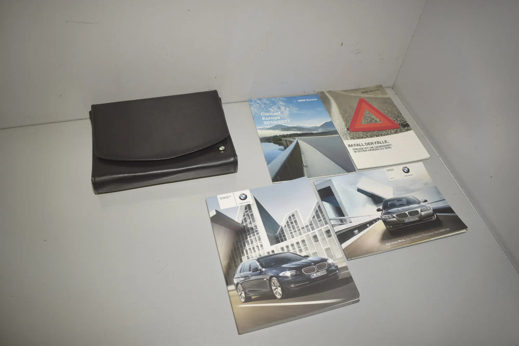 Manual Service Book – OEM 01402605040 · BMW 5 Touring (F11) 530 d 2010 – 2