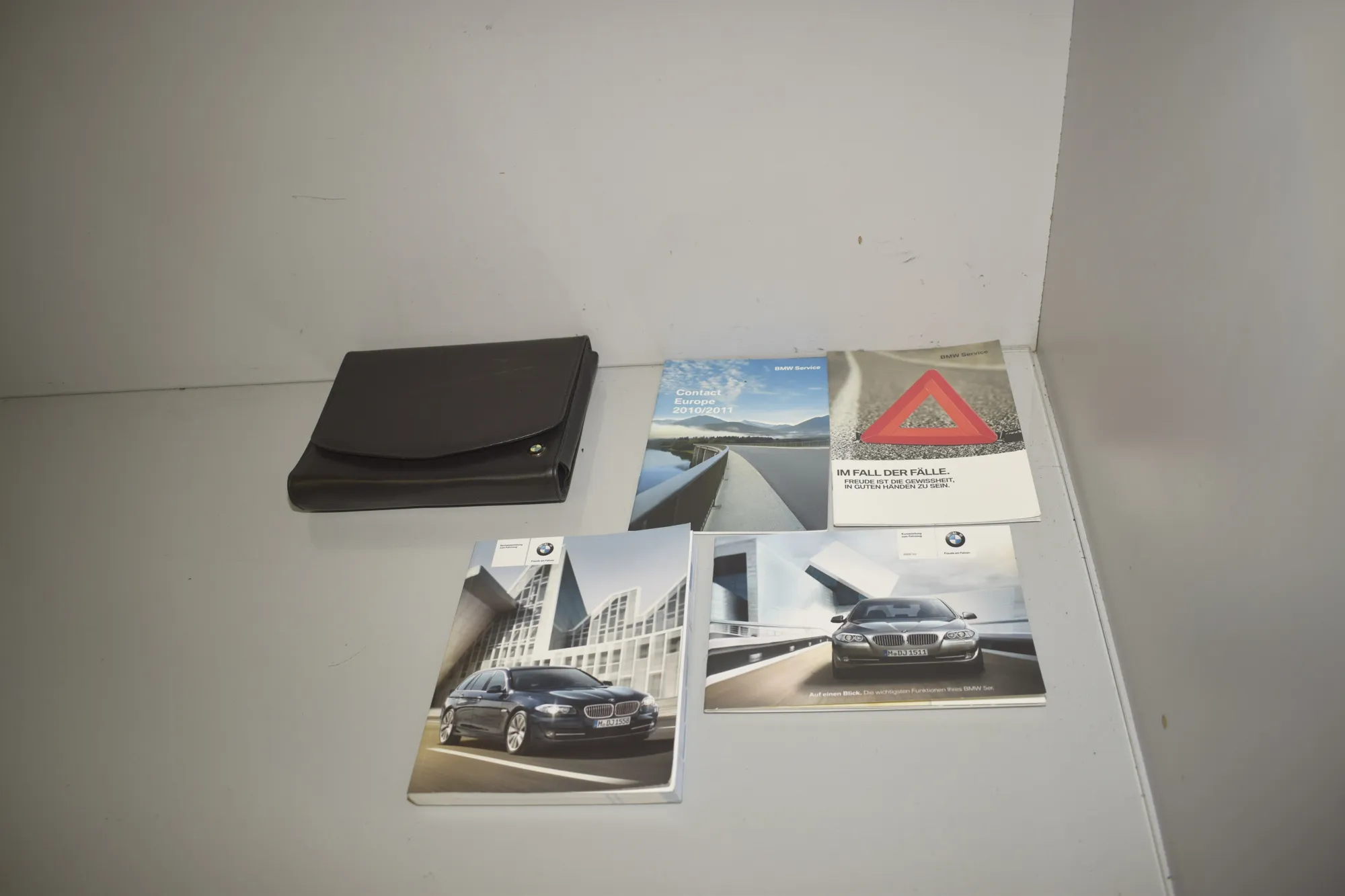 Manual Service Book – OEM 01402605040 · BMW 5 Touring (F11) 530 d 2010 – 3