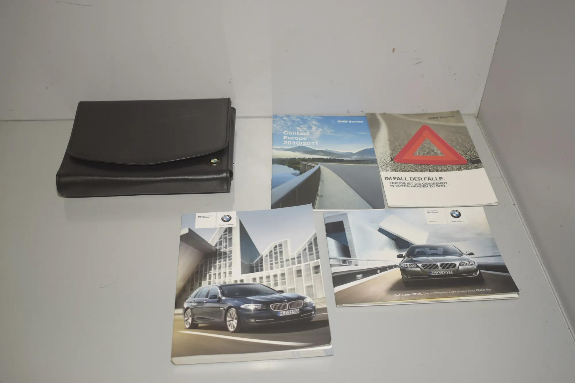 Manual Service Book – OEM 01402605040 · BMW 5 Touring (F11) 530 d 2010