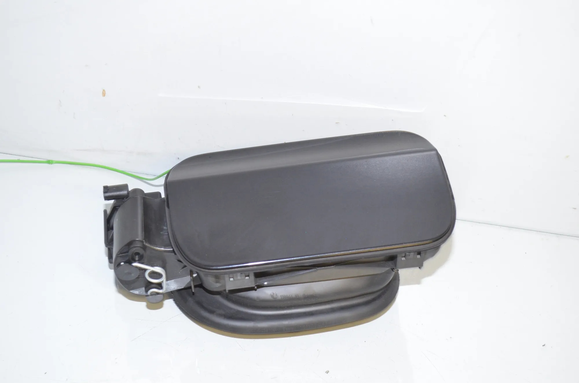 Fuel Tank Flap Cap – OEM 7238100 · BMW 3 Touring (F31) 330 d 2013 – 2