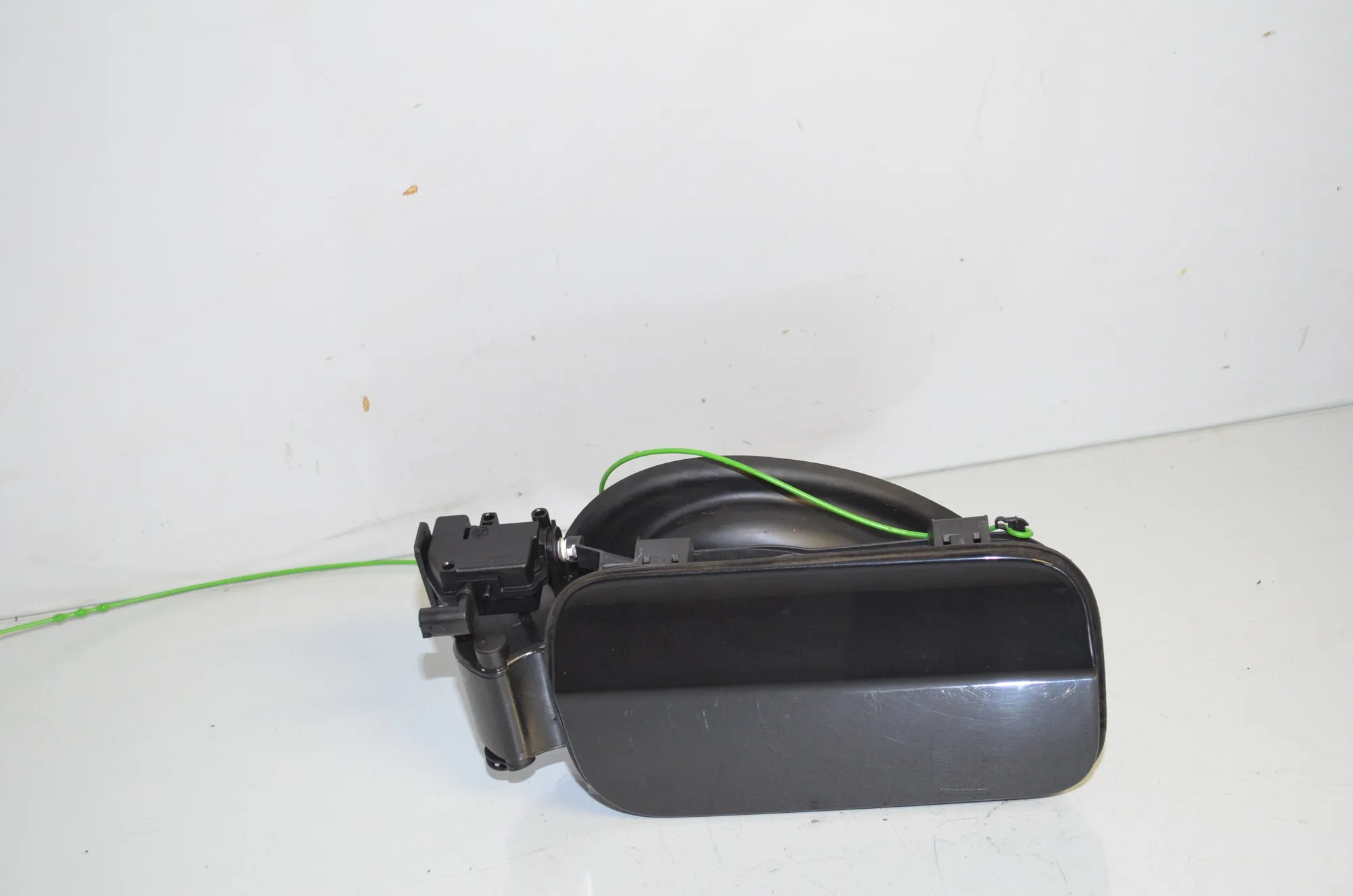 Fuel Tank Flap Cap – OEM 7238100 · BMW 3 Touring (F31) 330 d 2013