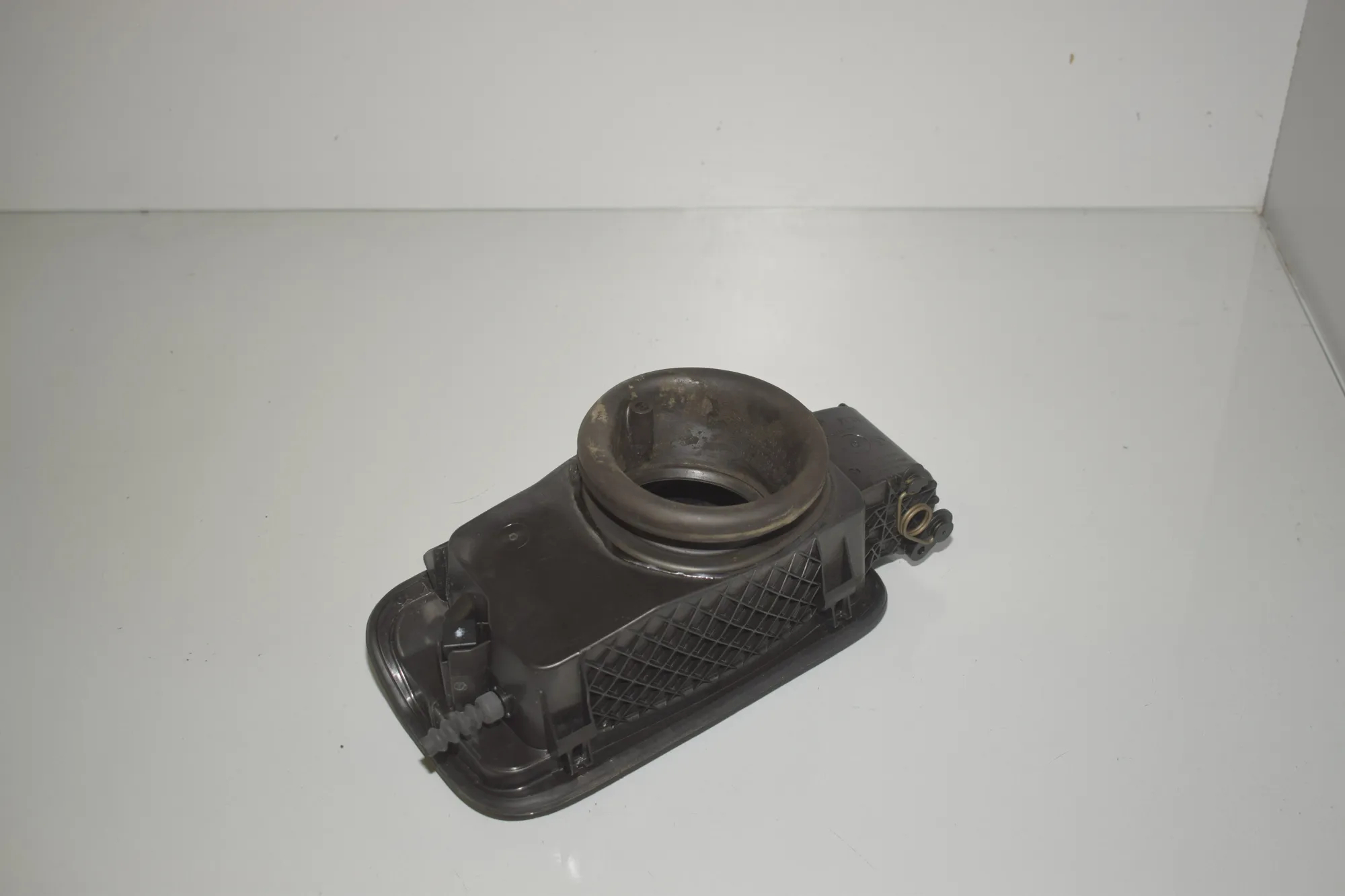 Fuel Tank Flap Cap – OEM 7217767 · BMW 5 Touring (F11) 530 d 2010 – 4